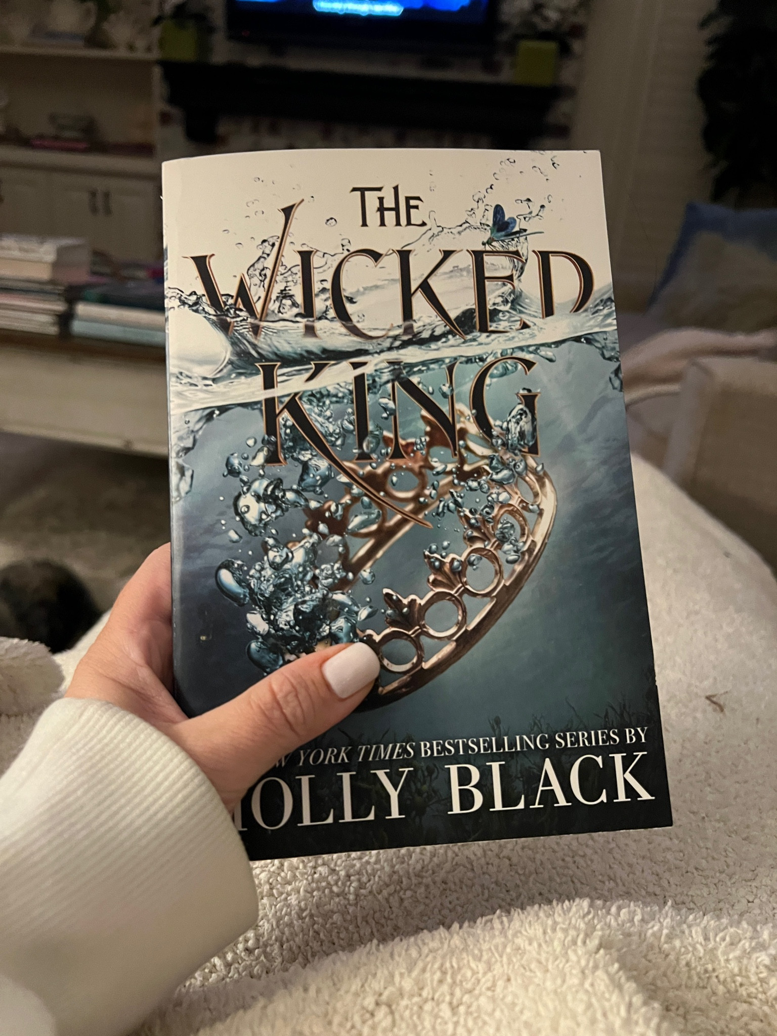 I miscalculated and this is actually my 36th book of the year!! Loving this series so far!