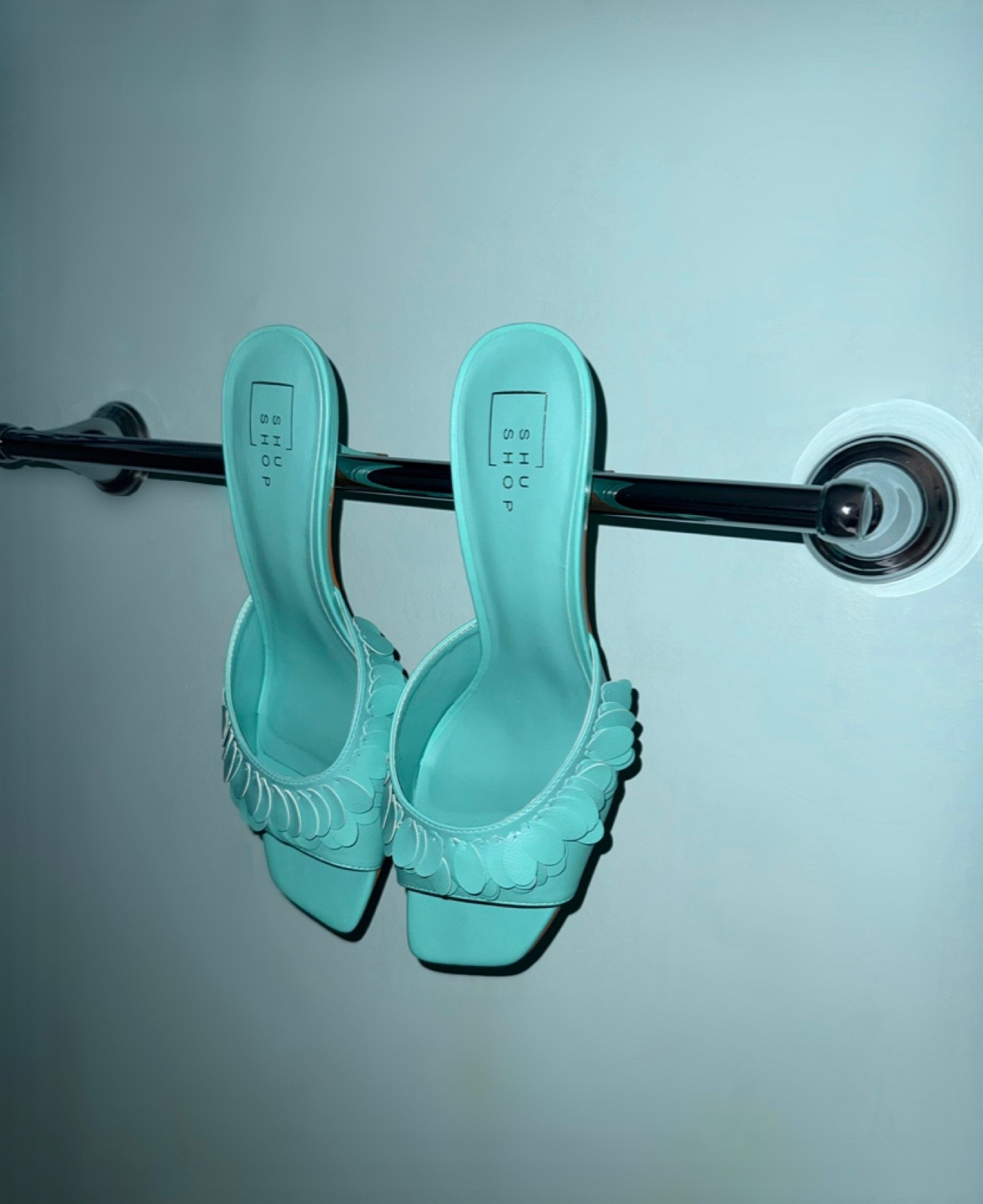 New favorite Summer soles

#SHUSHOP #myshushop #shushopsneakers
#ConfidentSteps #StyleHasNoAgeLimit

Summer shoes
Summer heels
Fun heels
Fringe heels
Colorful shoes
Cool shoes

#LTKootd