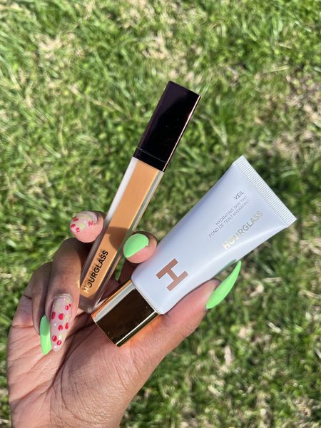 VIB can shop TODAY to get 15% off with code yaysave

I had to try the Hourglass Veil™ Hydrating Skin Tint Foundation and Hourglass Vanish™ Airbrush Concealer after all the hype. I get it now! I’m the shade umber in concealer and 16 in skin tint. 

#LTKbeauty #LTKxSephora