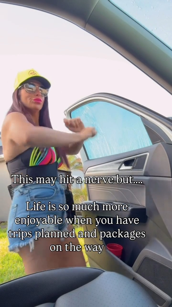 The only way I know how to live! Let’s gooooo

Comment “shop” for details 

#humor #momhumor #vacationlook #vacation #vacationstyle