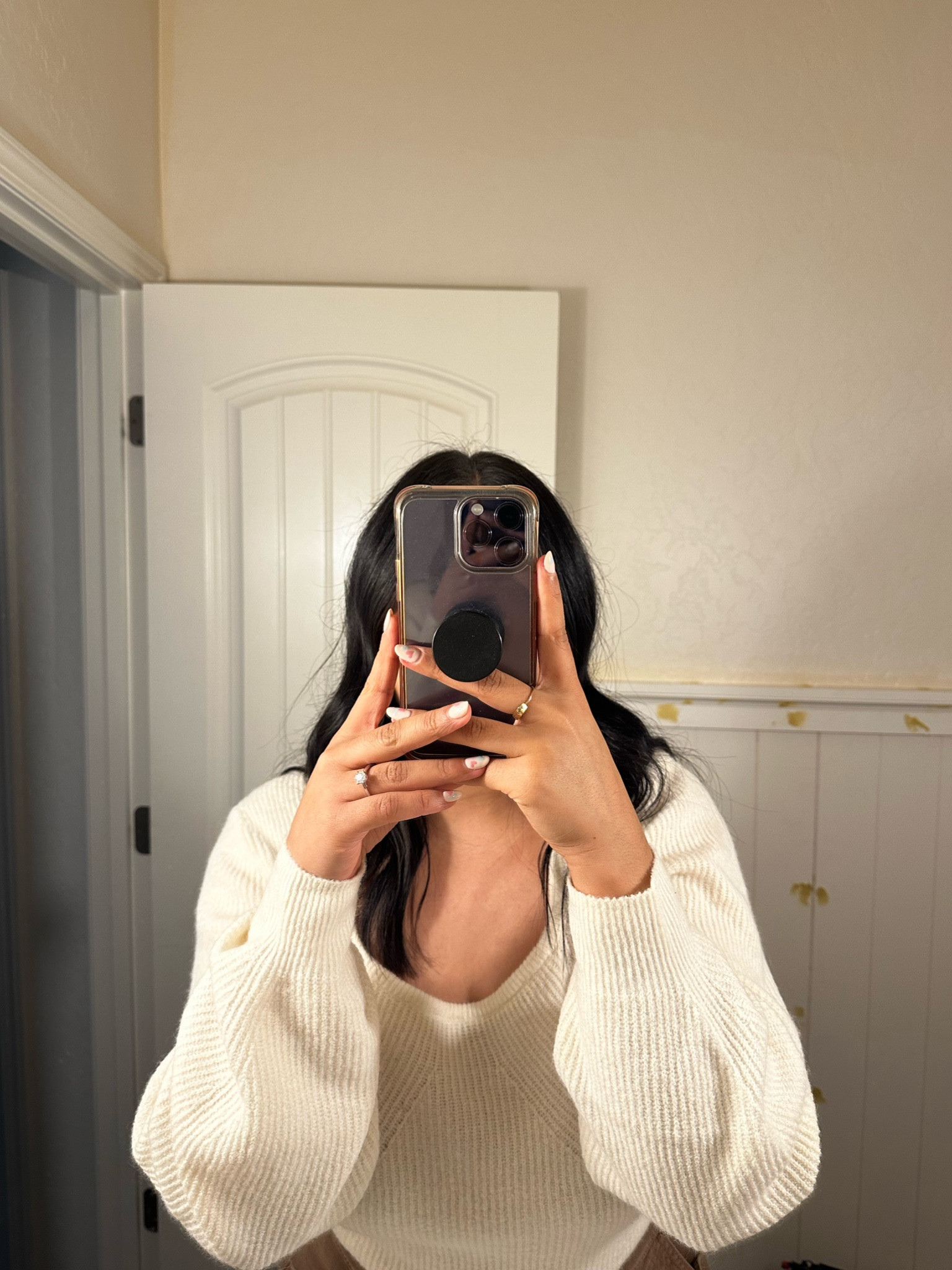 Cropped H&M sweater, lightweight & the sleeves/neckline are so flattering!