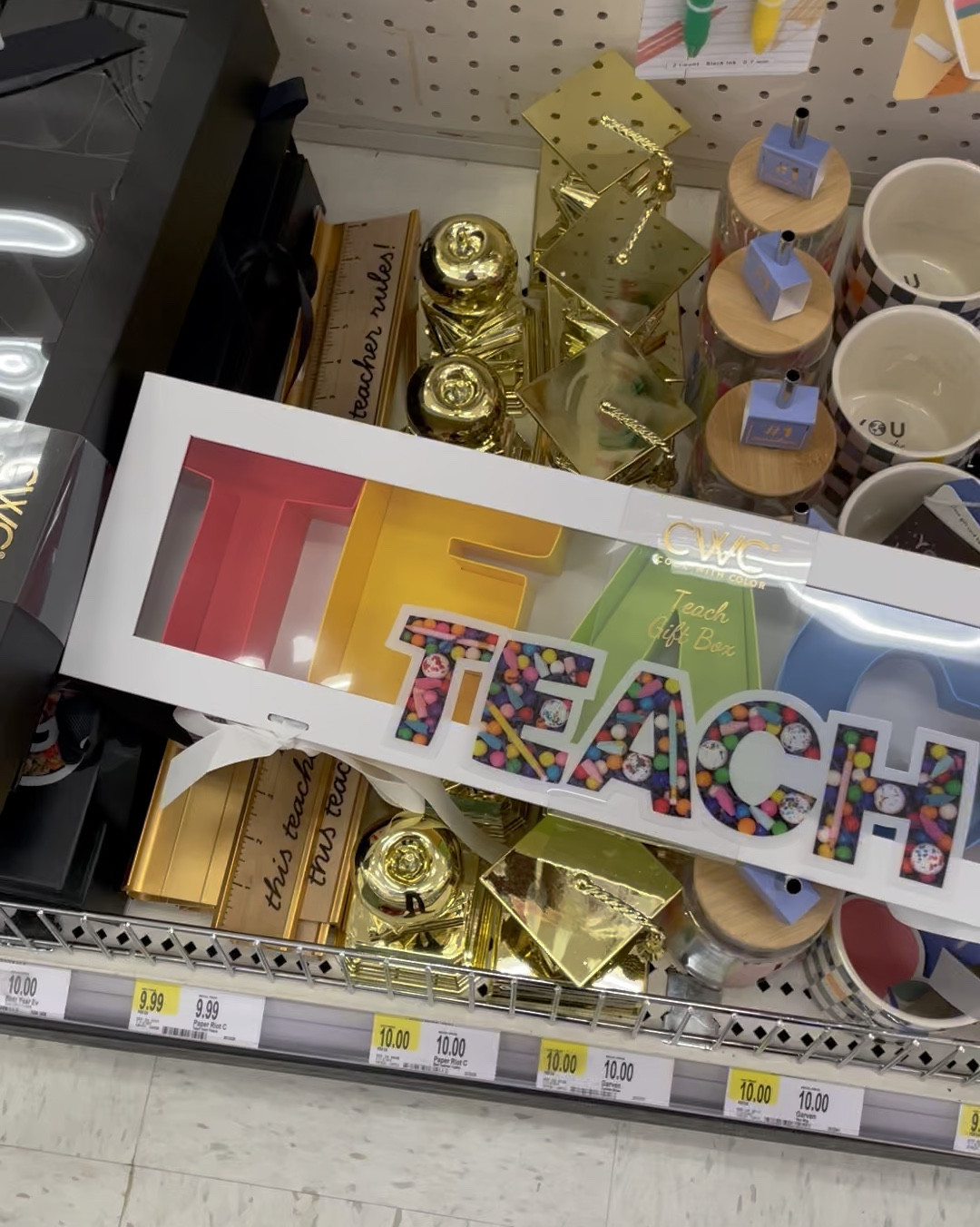 Snack boxes are the perfect gift for your special teacher or graduate! 

Gifts for teachers 
Gifts for graduate 
Gifts for grads 
Graduation Gifts 
Teacher gifts 
Teacher appreciation gifts 


#LTKGiftGuide #LTKSeasonal #LTKFindsUnder50