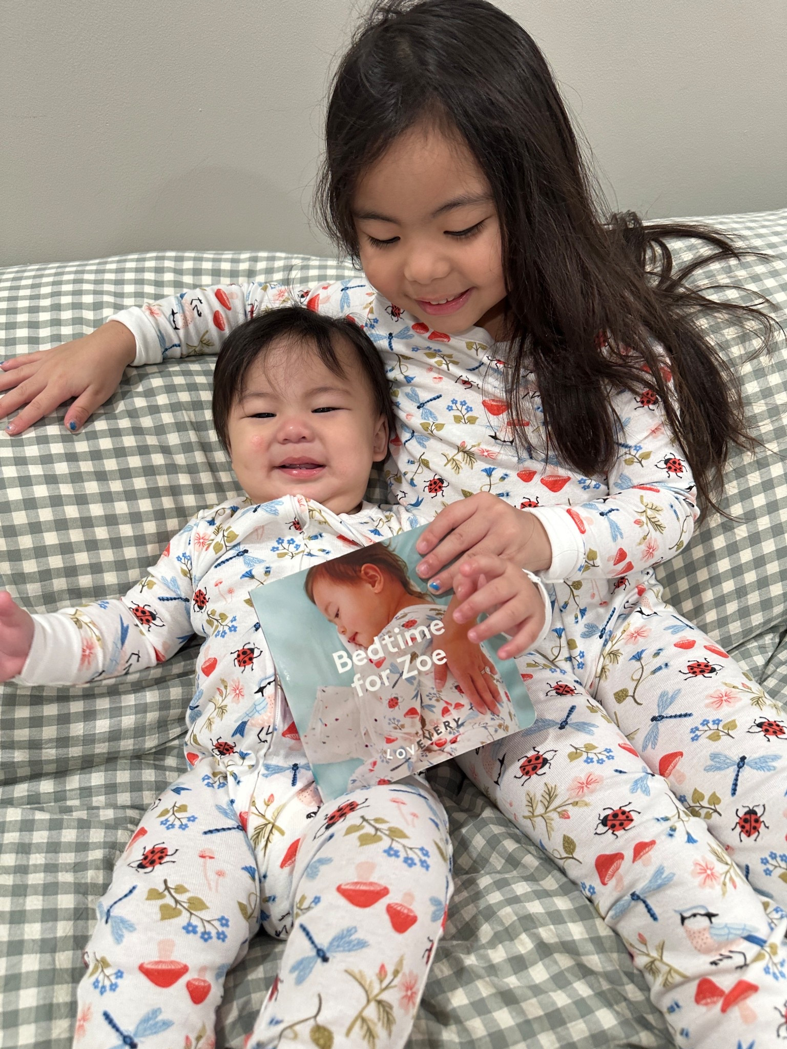 Bedtime with Zoe pajamas #oldnavy #lovevery #pajama #kidspajamas #bedtimewithzoe