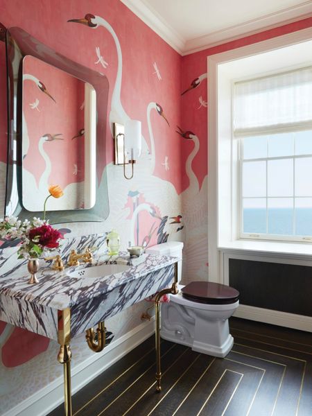 Barbara Sallick @bsallick, the co-creator of Waterworks, delights us with her latest book, The Ultimate Bath! 

#bathroom #bathroomdesign #wallpaper #bathroomdecor

Architect: @craigandco
Interiors: @summerthorntondesign
Photography: @thomasloof
Image courtesy of @rizzoli

#LTKstyletip #LTKhome #LTKfamily