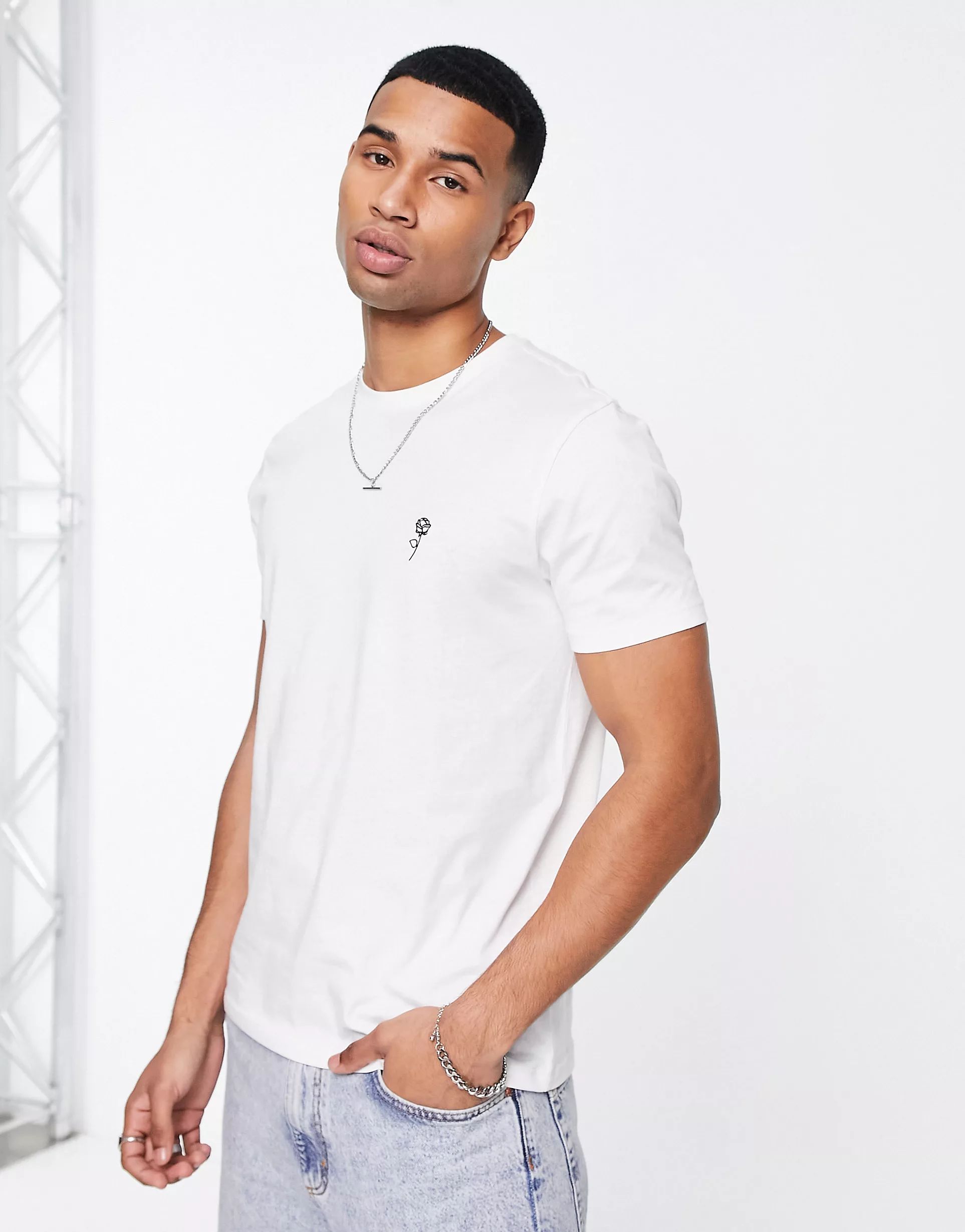 New Look rose embroidered t-shirt in white | ASOS (Global)