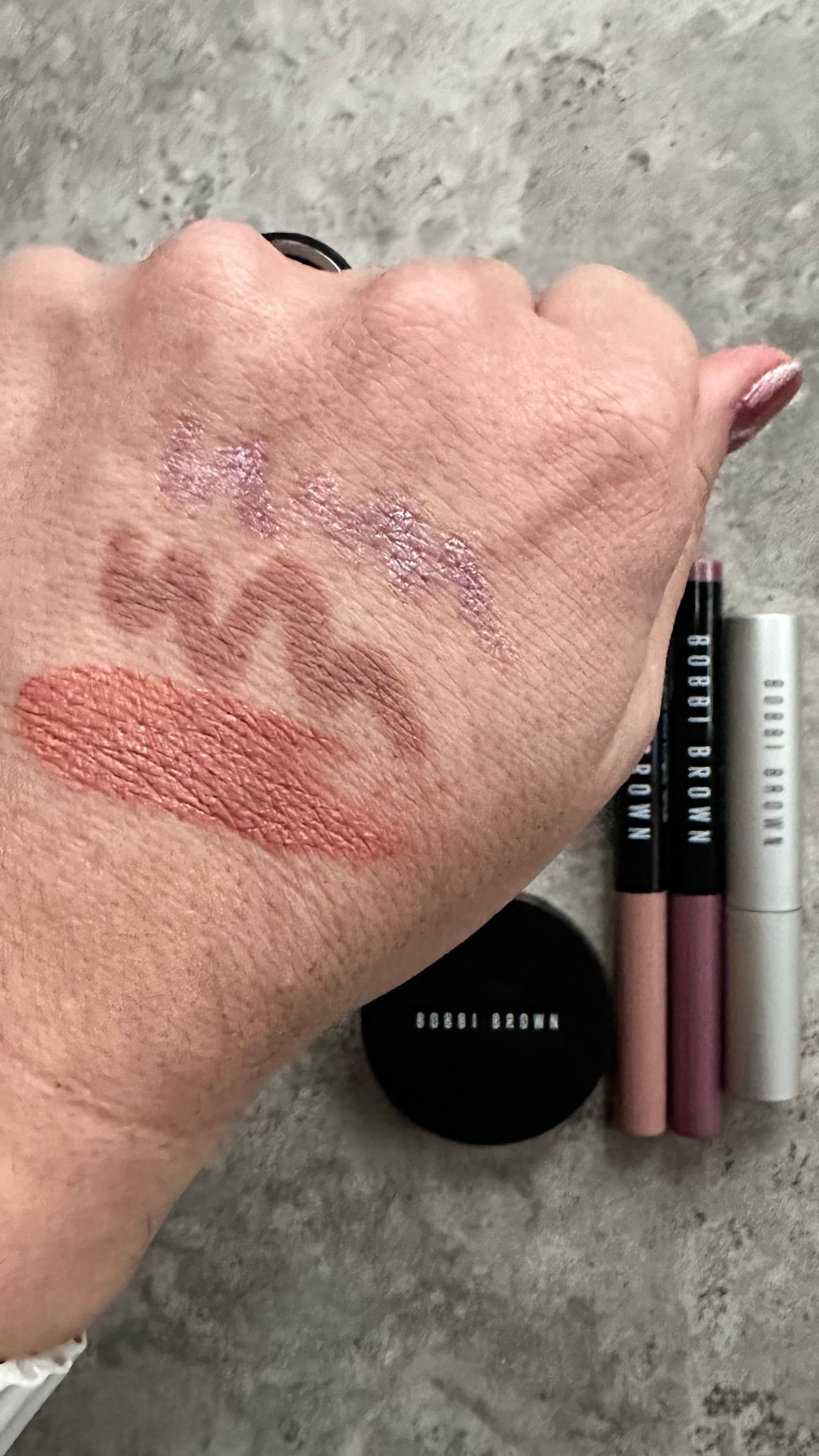 More amazing products from Bobbi Brown Cosmetics!

#LTKFindsUnder50 #LTKBeauty #LTKgrwm