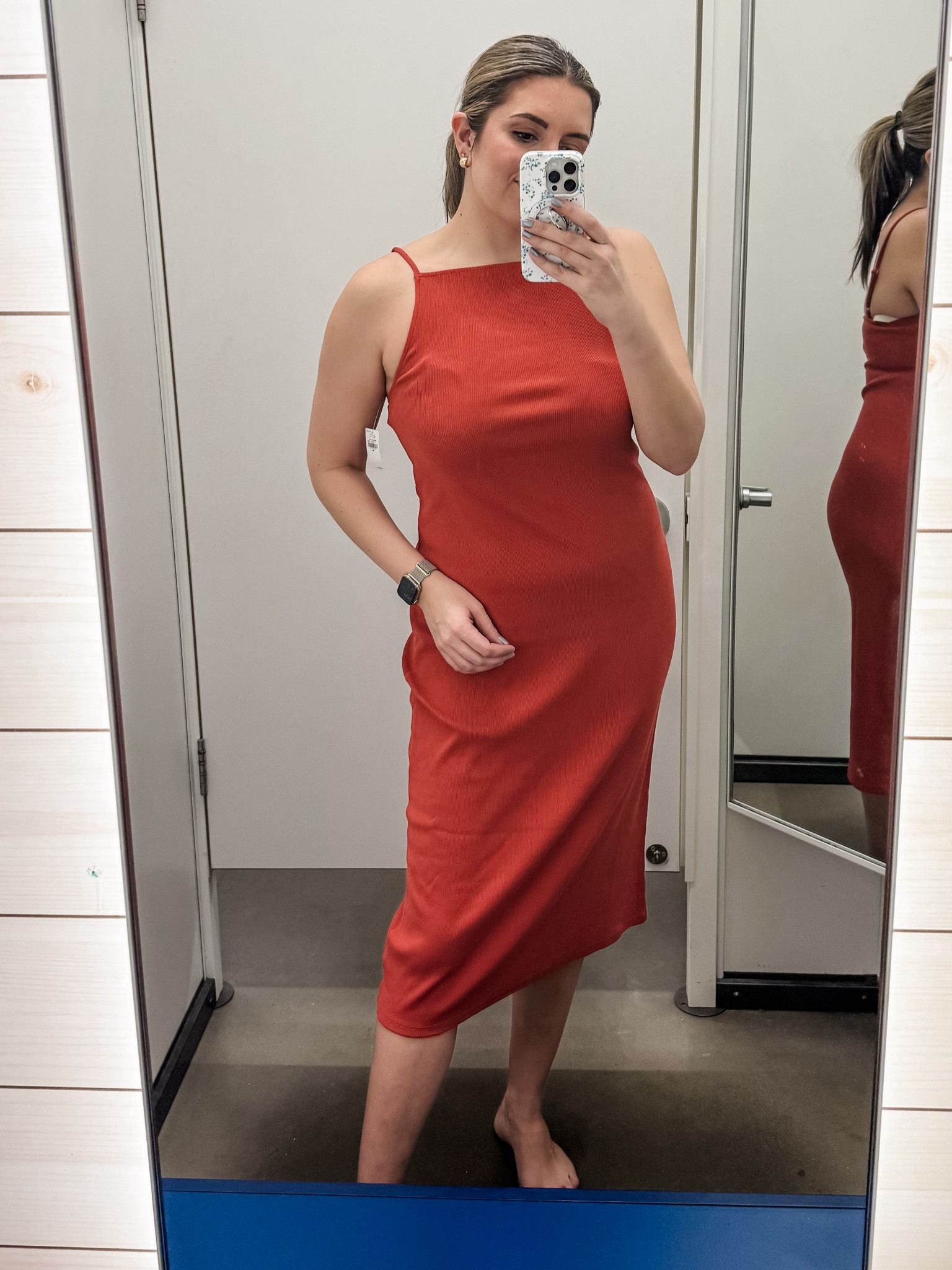 Old navy 50% off! @oldnavy try on. Old navy midsize spring. 
Minimalist midi dress. Very stretchy, bouncy fabric. In my true size medium.

#oldnavy #oldnavystyle 

#LTKsalealert #LTKmidsize #LTKfindsunder50