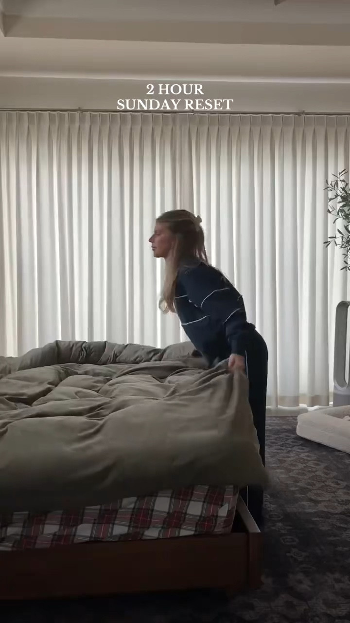 Only Christmas music for December reset videos because that’s what I’m jamming while I clean 🤣 time to reset for the new week!!!!

#LTKHome #LTKdayinmylife #LTKHoliday