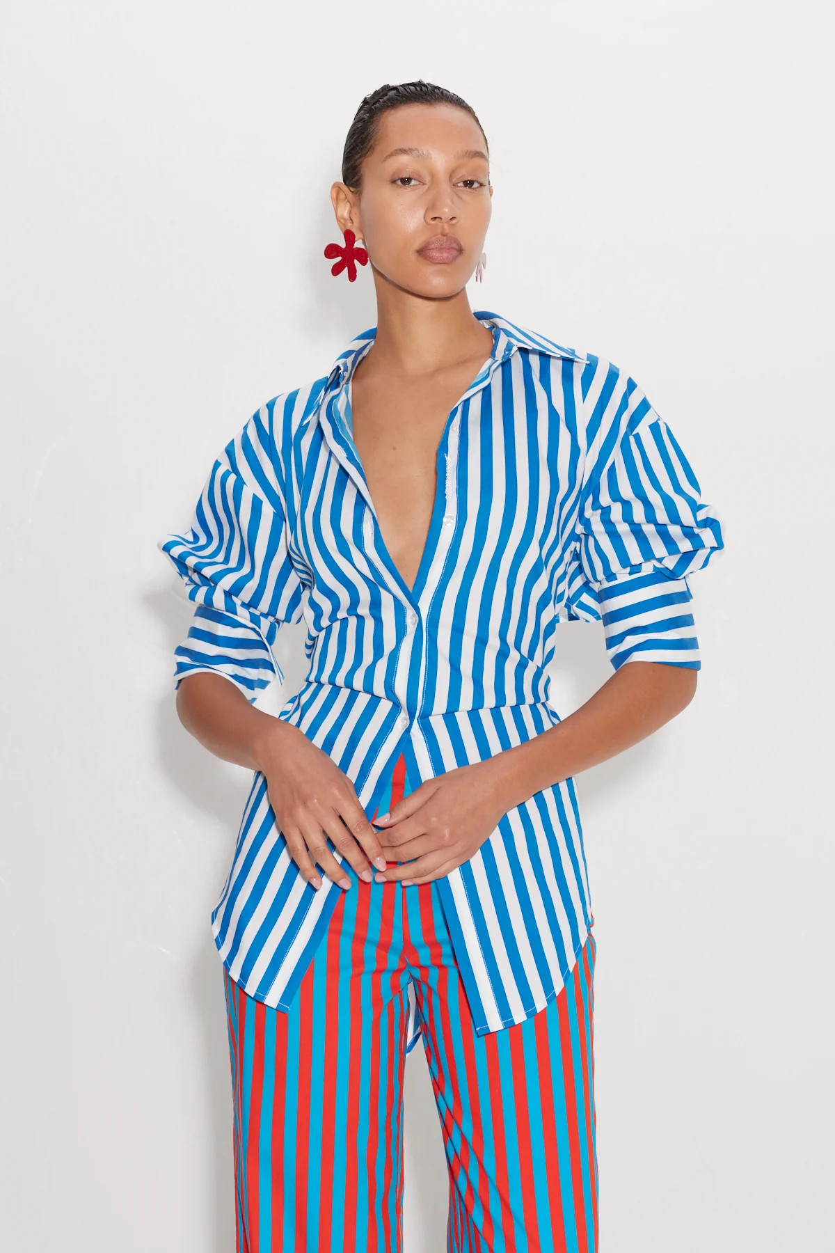 Loch
           Striped Poplin Button Up in Blue Stripe | Simon Miller