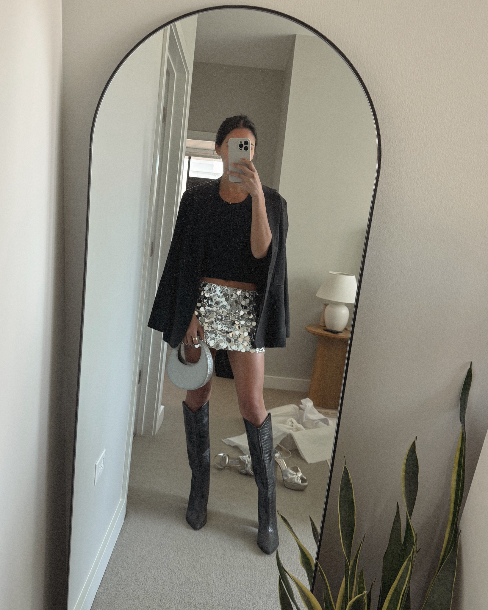 The perfect glitz and glam bach outfit!
Top, skirt + blazer: XS
Boots: 8

#bachelorettetrip #scottsdale #girlstrip #sequin #sparkly #western #cowboy
#LTKparties #LTKfindsunder100 #LTKshoecrush
