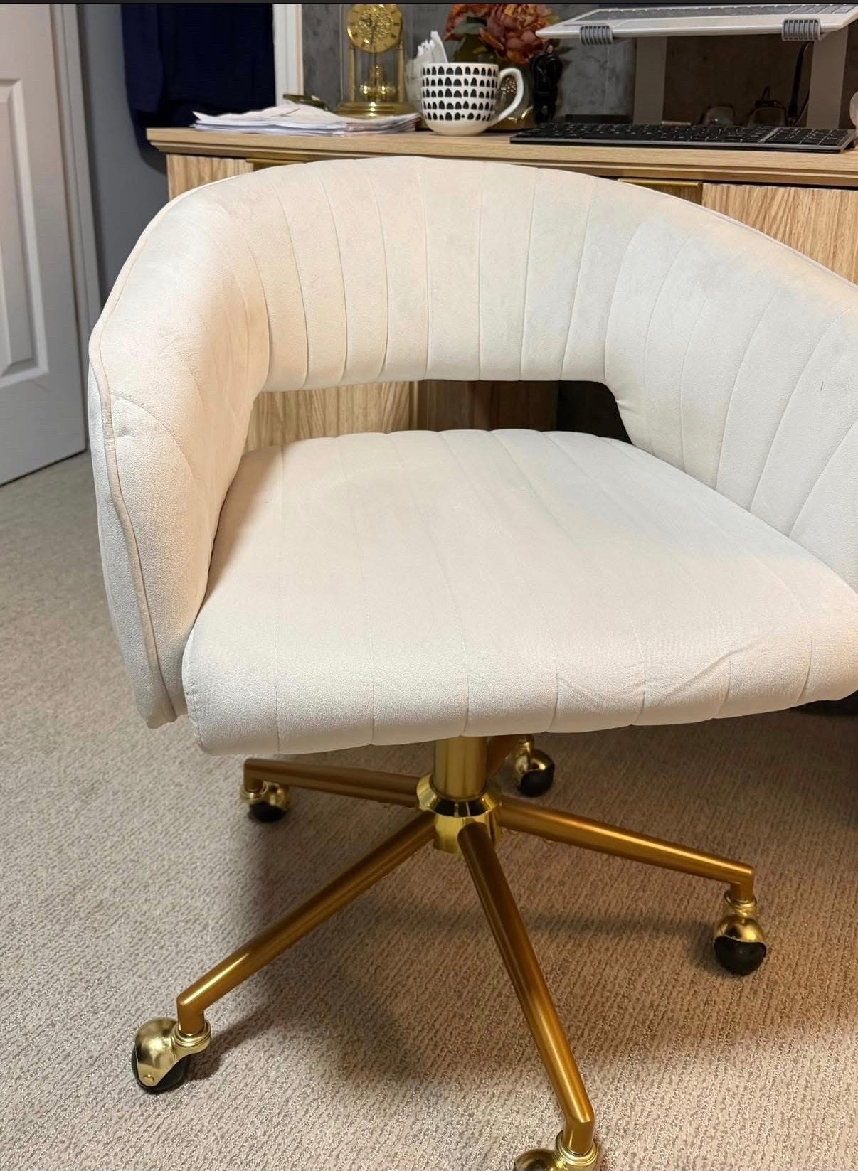 I sit in this chair 12 hours a day… and it’s actually cute and comfortable.😍

#desksetup
#homeofficeinspo
#amazonhomefinds
#vanitysetup
#comfychair
#workfromhomeessentials
#homeaesthetic
#neutralhome
#furniturefinds

#LTKdayinmylife #LTKHome #LTKWorkwear