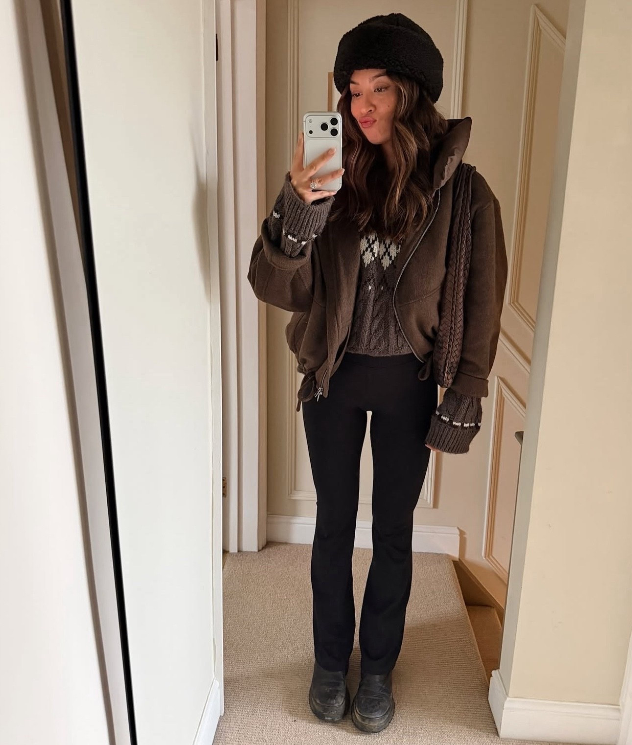 How I’m wearing my cropped puffer coat 🤎
#brown #wintercoats #winter

#LTKwinter #LTKstyletip #LTKuk