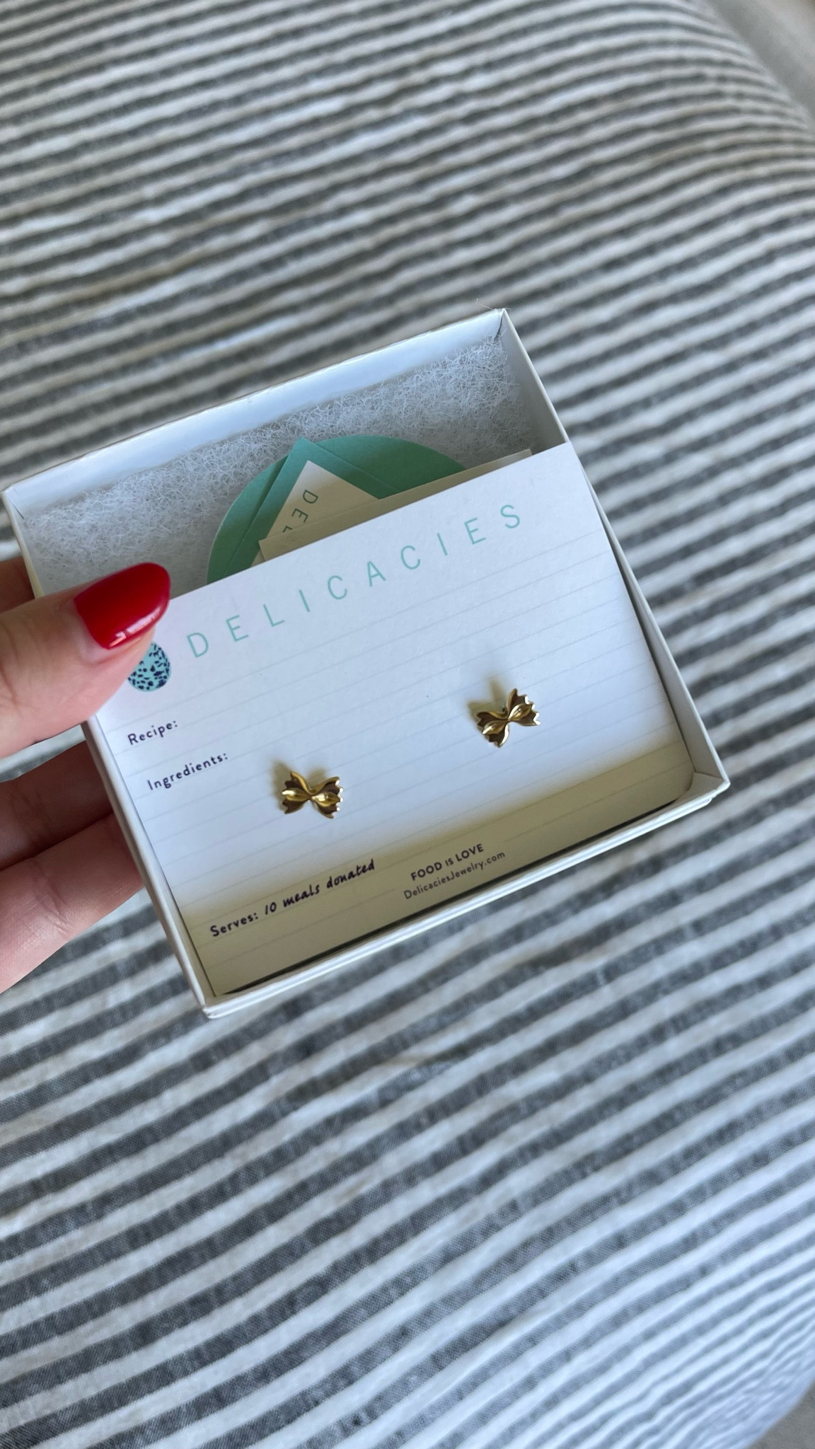 Pasta earrings 🍝 #giftguide