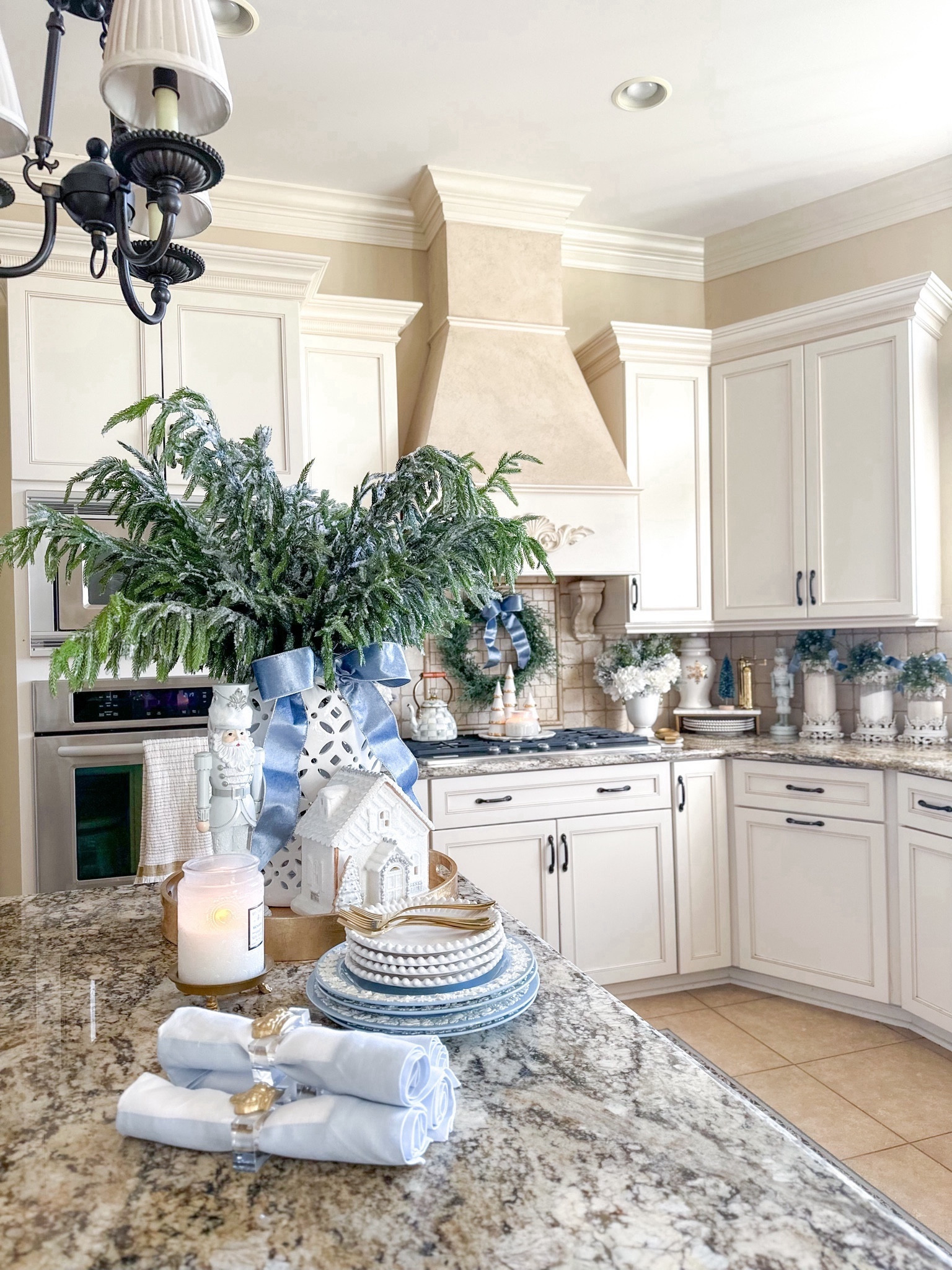 Shop my blue and white Christmas kitchen decor!

White plates, Wedgwood, Amazon finds, Voluspa, ginger jar, Norfolk pine stems, ring vase, gold salt and pepper mills, kitchen canisters, blue ribbon, blue and white napkins, gold tray, gold flatware, mini wreath, juniper wreath 

#LTKhome #LTKHoliday #LTKSeasonal