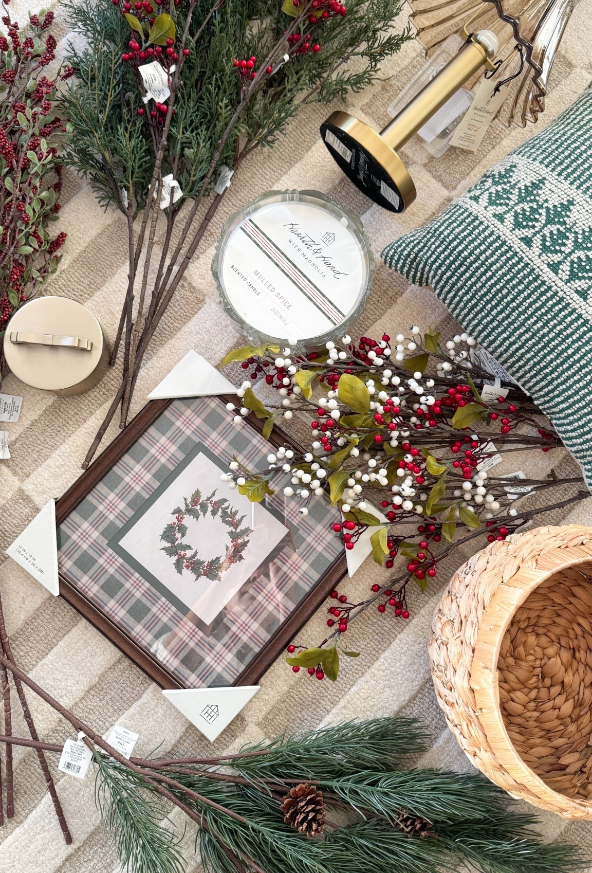 My latest Target holiday haul might just be my favorite yet 🤎
Cozy textures, a little greenery, and hints of red…festive but still simple and timeless.


#LTKSeasonal #LTKFindsUnder50 #LTKHome