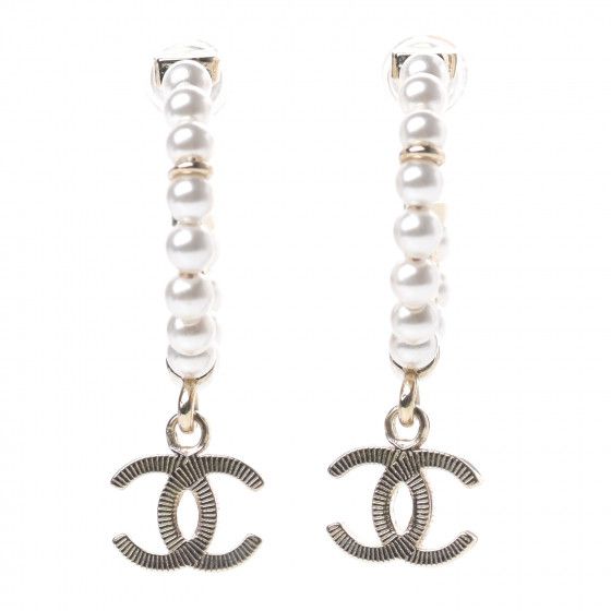 CHANEL

Pearl Charms CC Hoop Earrings Gold | Fashionphile