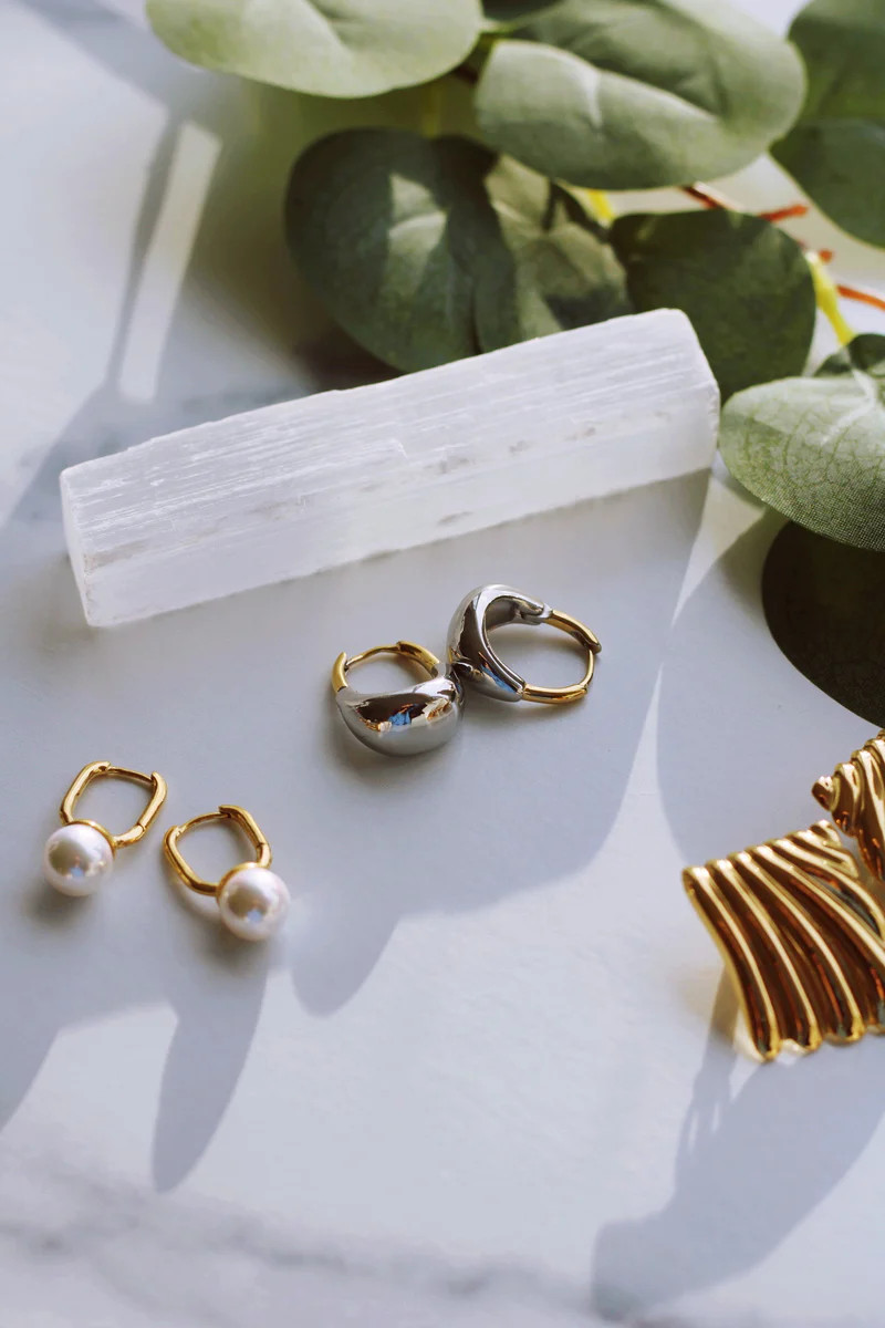 GRACE DROP HOOPS (WATERPROOF & 18K GOLD & WHITE GOLD PLATED) | raëliv