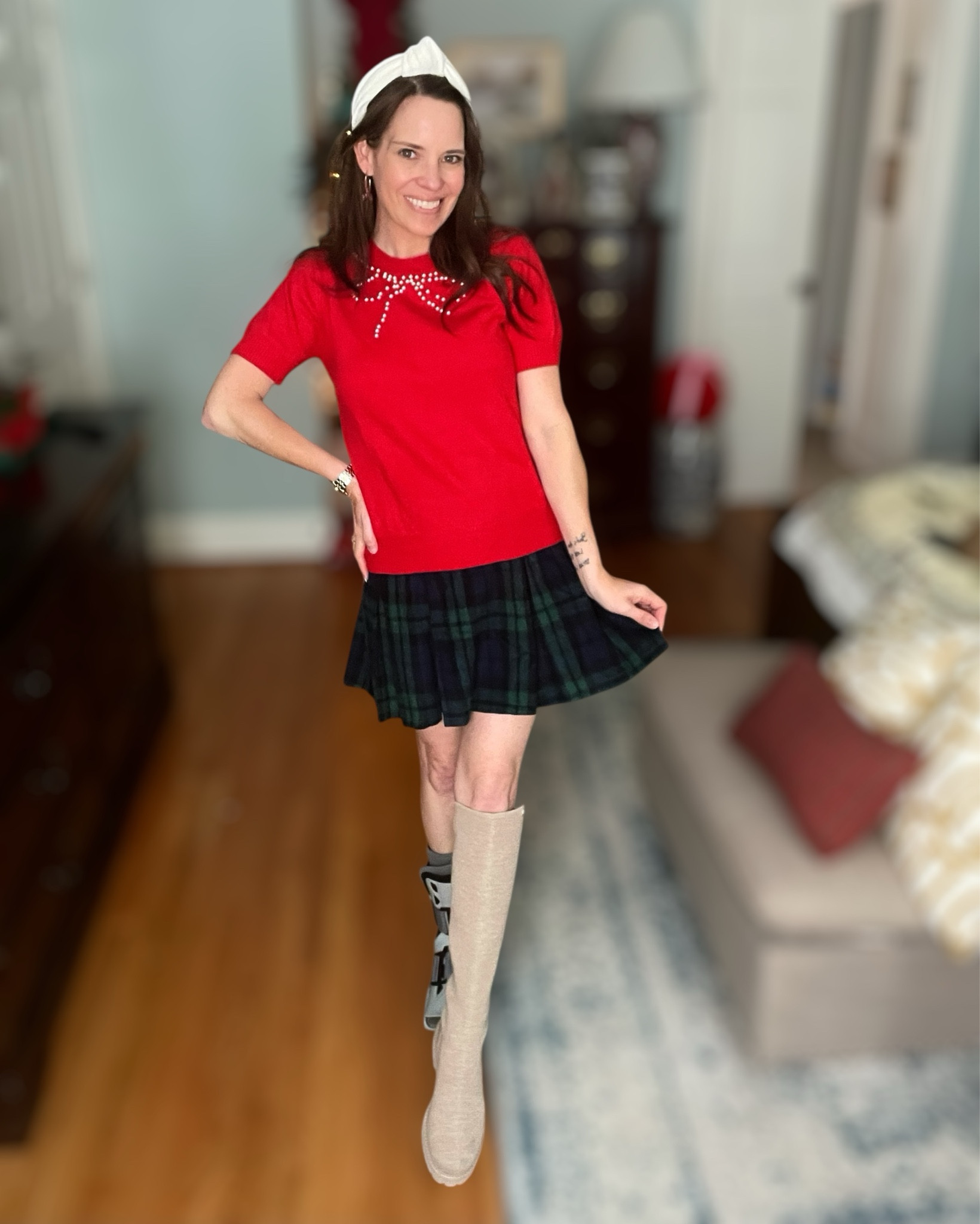 🎀 Red Bow Sweater Christmas Outfit – Classic Plaid Holiday Look 🎄❤️✨

This look is holiday perfection! 🎀❤️ I styled the cutest red bow sweater from Amazon with a green & navy pleated plaid skirt for that timeless Christmas look that’s equal parts preppy and festive. I added the cream chenille knot headband from Walmart, my Vivaia knee-high woven boots, the holiday red bow hoop earrings, and my two-tone pearl link watch for the sweetest finishing touches. This outfit is comfy, girly, and perfect for everything from Christmas parties to December errands to holiday photos! ✨🎄

Perfect for:
🎁 Holiday gatherings
🎄 School parties & festive events
❤️ Christmas card photos
🛍️ December shopping days
☕ Holiday brunch or cocoa bars

⸻



red bow sweater outfit, Christmas sweater outfit, plaid skirt holiday outfit, preppy Christmas look, festive winter outfit idea, red and green holiday look, holiday plaid mini skirt, Amazon holiday sweater, cozy winter style, Vivaia boots outfit, knee high boots winter fashion, Walmart headband, Christmas accessories, cute holiday outfits for moms, girly Christmas outfit idea, classic holiday aesthetic, December fashion inspiration, festive bow earrings, holiday sweater weather look ❤️🎀✨

#LTKHoliday #LTKFindsUnder100 #LTKFindsUnder50