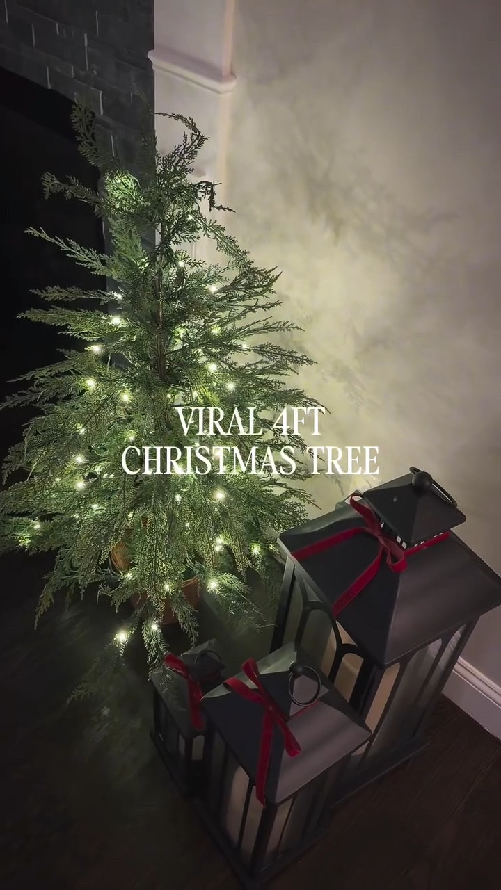 ✨Comment TREE for links!✨

I missed out on this tree last year but finally got it this September when it came back in stock. Of course it hold out again before I even got a chance to share it, but it’s finally back in stock!

Only $65, basket included!
.
.
.

#Mytexashouse #viralchristmastree #walmartstyle