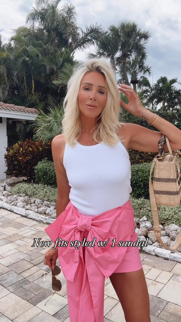 NEW looks I’m loving all styled with 1 sandal ✨