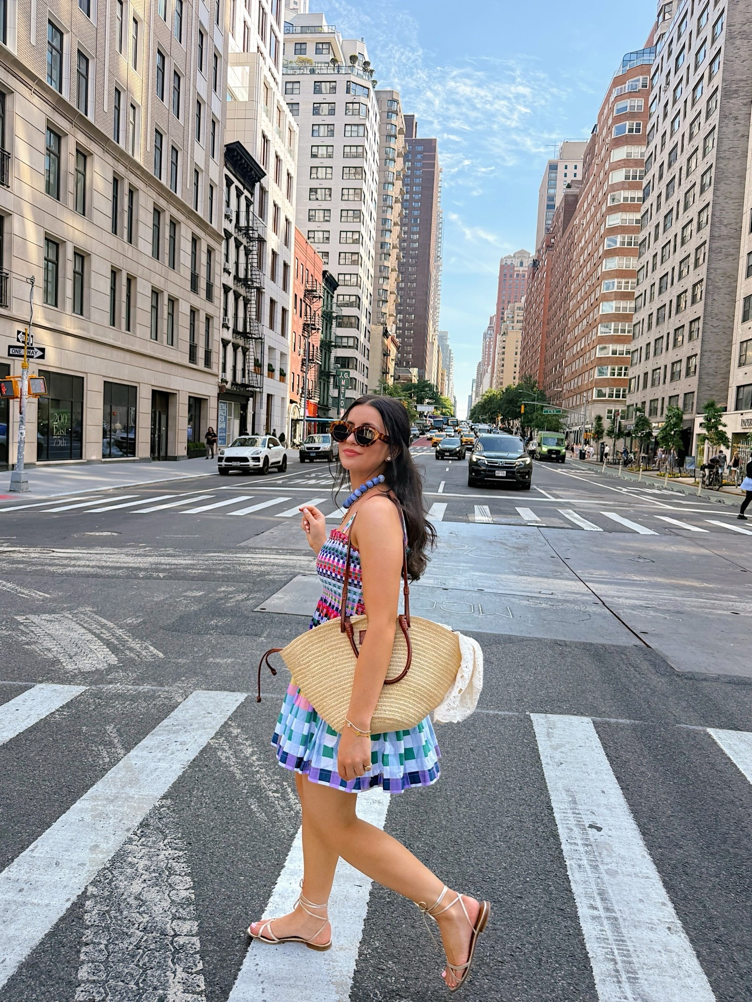 Colorful stroll through the city 🌈