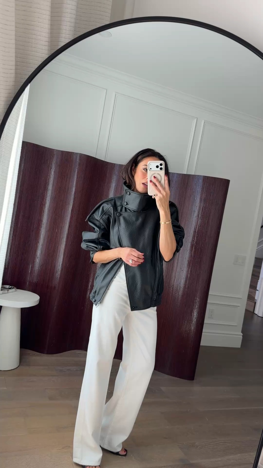 The perfect wedge sandal to wear with longer jeans! Sharing spring sandals on trend and under $100! 





Spring, sandals, white denim, style 

#LTKSeasonal #LTKOver40 #LTKSaleAlert