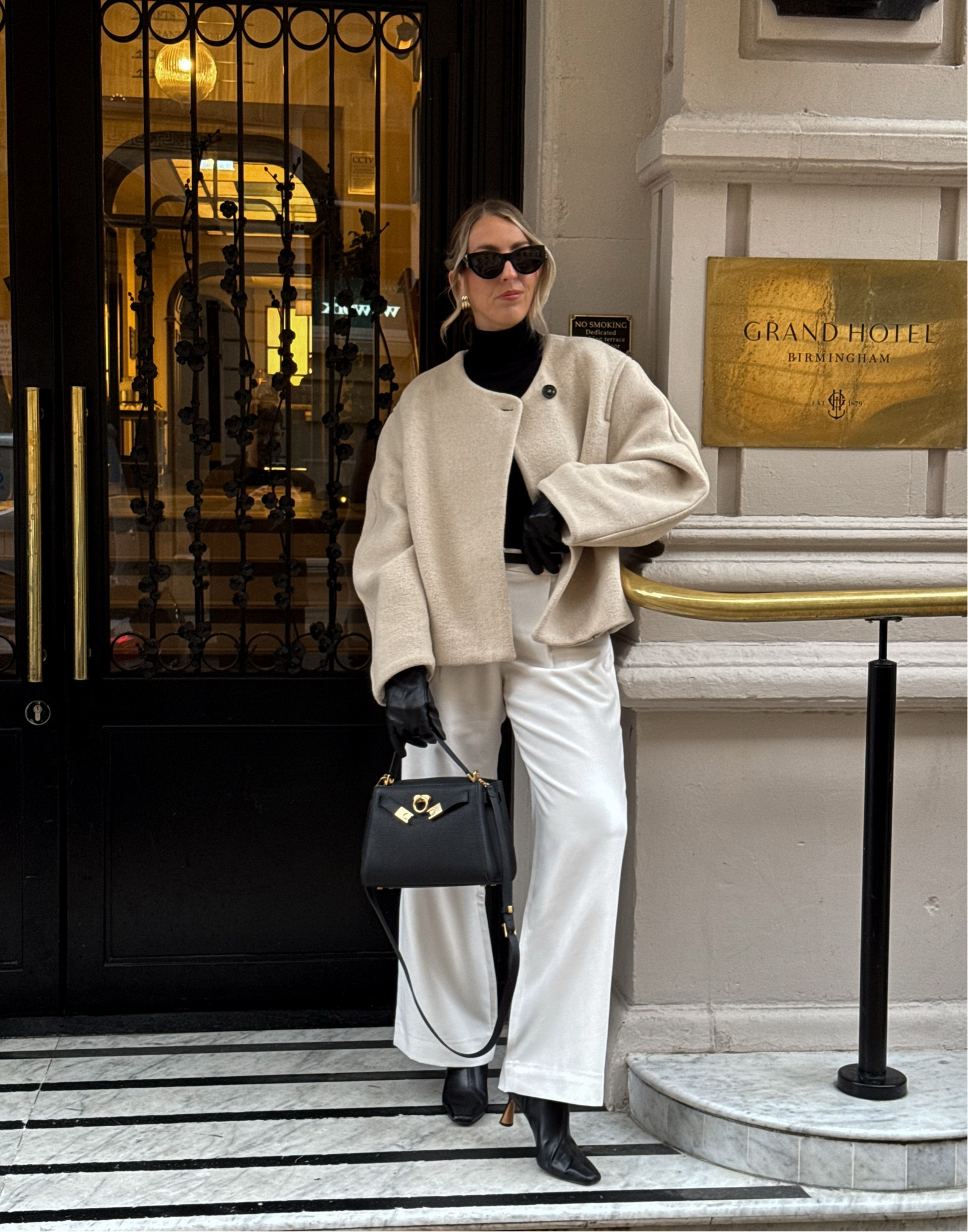 Winter whites 🤍✨

Wool coat, white trousers, ankle boots, black bag 

#LTKstyletip #LTKwinter #LTKWinterSale