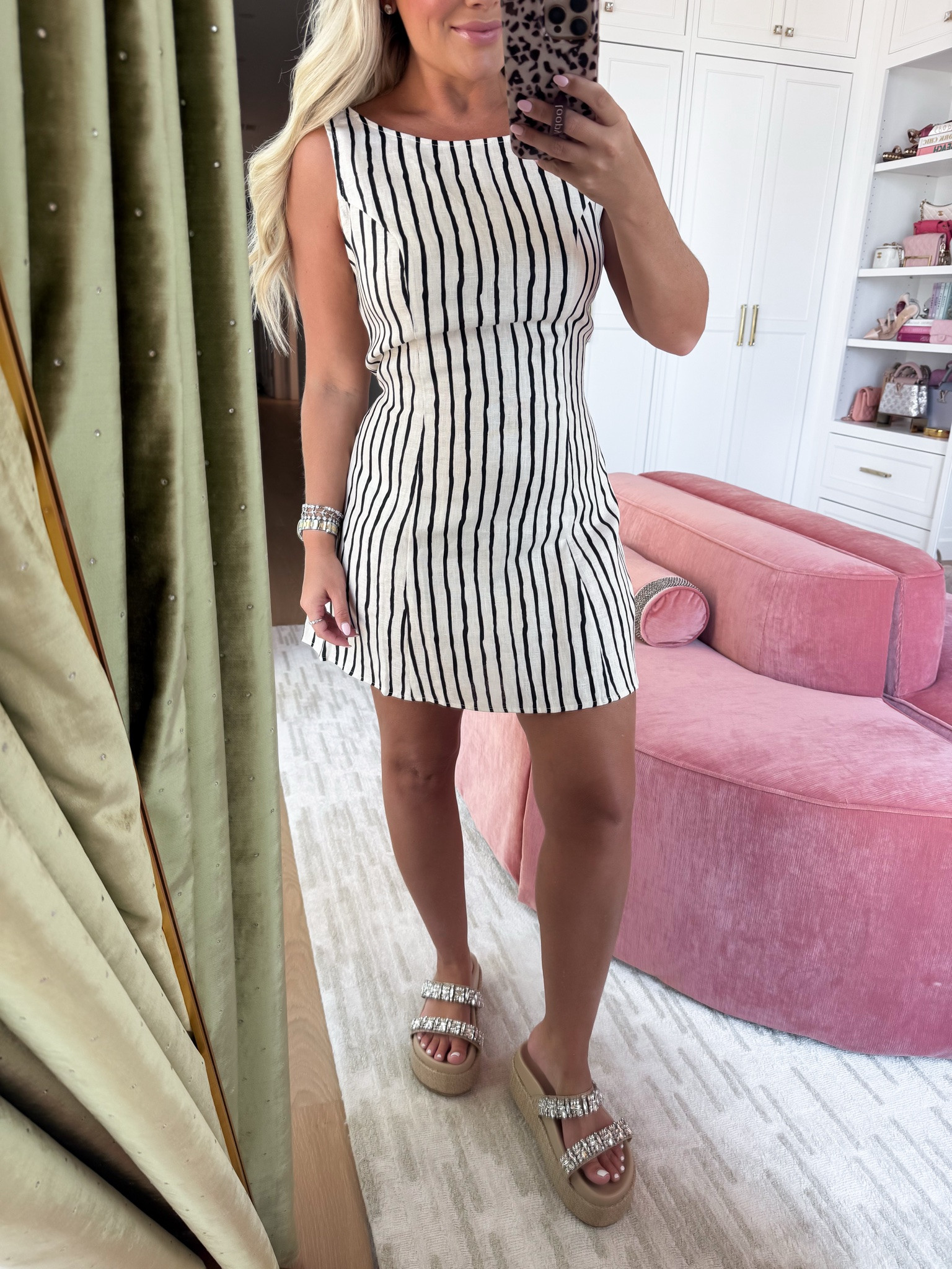 Such a cute, chic mini!

#LTKootd #LTKgrwm #LTKdayinmylife