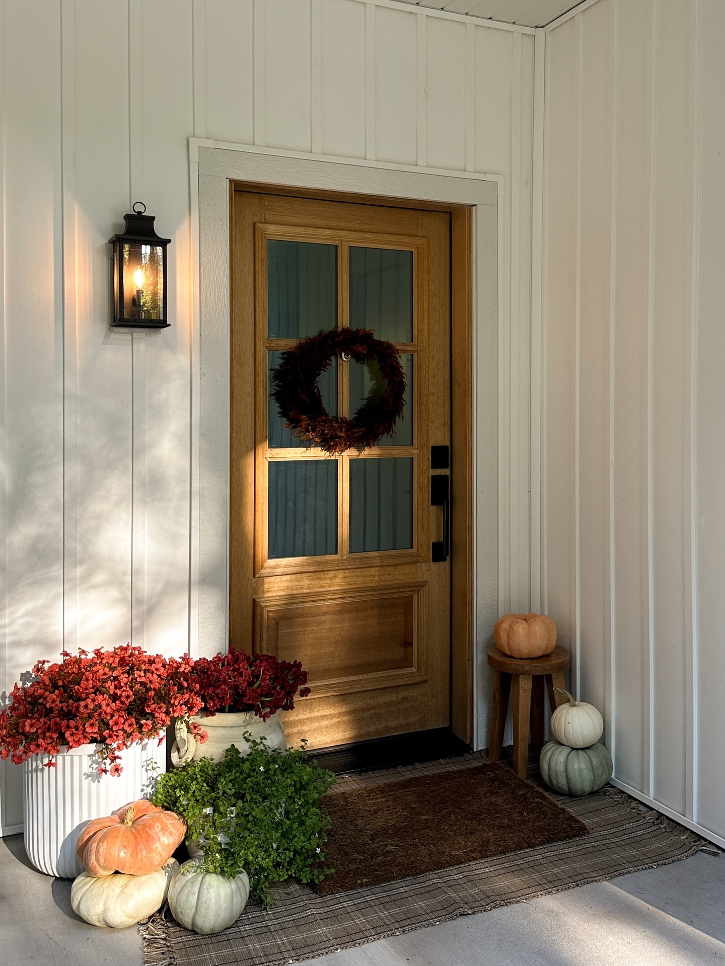 Fall made its way to the porch 🍂 Added just a few cozy, subtle touches for the season. Comment SHOP for links!