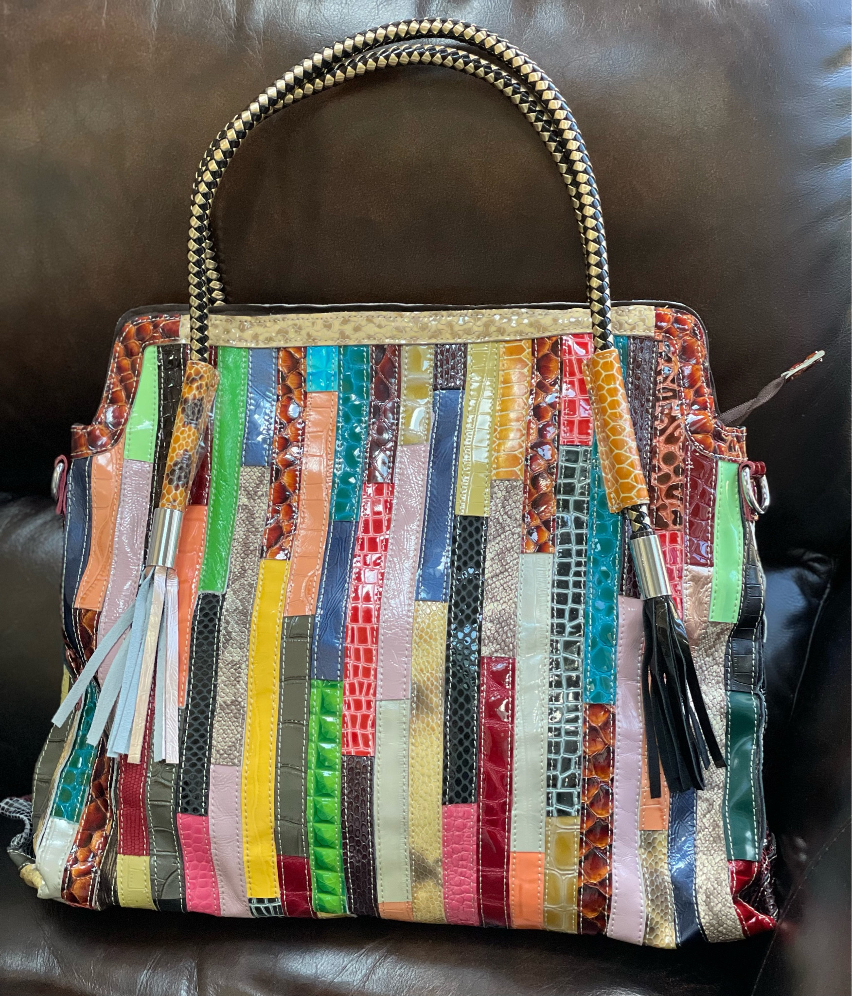 A large, roomy and fabulous, boho chic tote bag is at the top of my “must have travel” list.

With room for all my travel and every day essentials, plus my IPad, it’s a stylish keeper.

Wishing you a beautiful day,

Xo, Jonet

#handbag #totebag #leathertote #bohochic #bohochicbag #bohochictote #bohochicstyle #travelbag #traveltote #midlifestyle #founditonamazon #amazonstyle #amazonfashion #amazonfashioninfluencer


#LTKstyletip #LTKitbag #LTKtravel