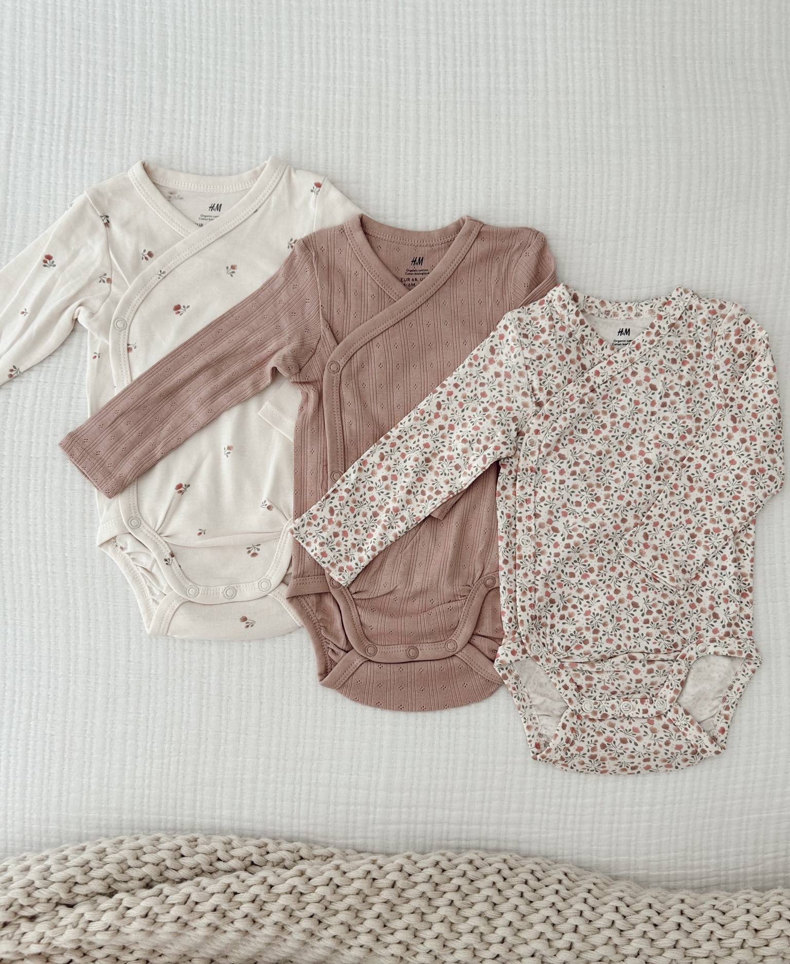 the cutest long sleeve onesies for baby girls 🫶🏼

#babygirl #mama #daughter #pregnant #bump #bumpstyle #family #littlesis #sister #girl #hm #onesies #babyoutfit #outfits #babystyle #floral #flowers #genderneutral #boy 

#LTKBaby #LTKBump #LTKKids