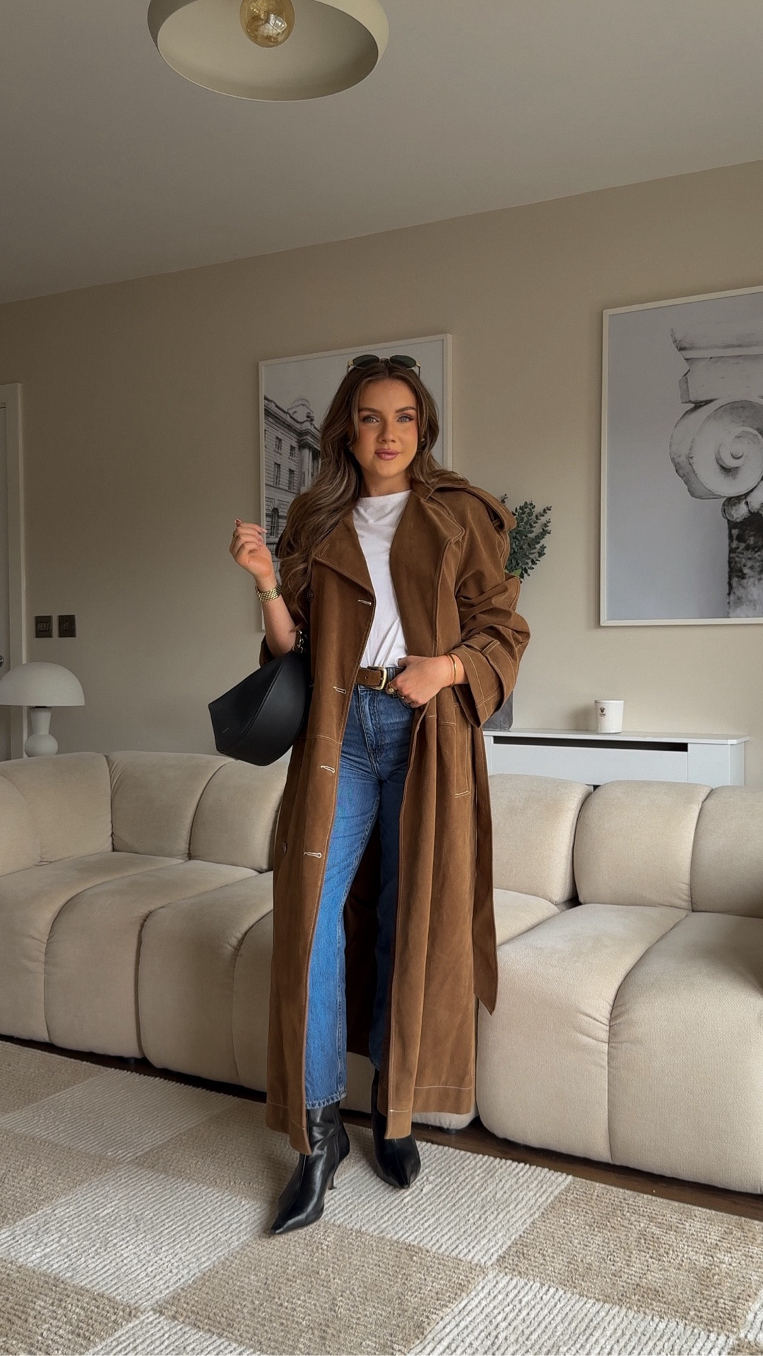 How I’m styling up jeans and a white t-shirt for autumn 🍂

#trenchcoat #suedetrench #easyautumnoutfit #autumnoutfitidea 

#LTKautumn #LTKuk #LTKjeans