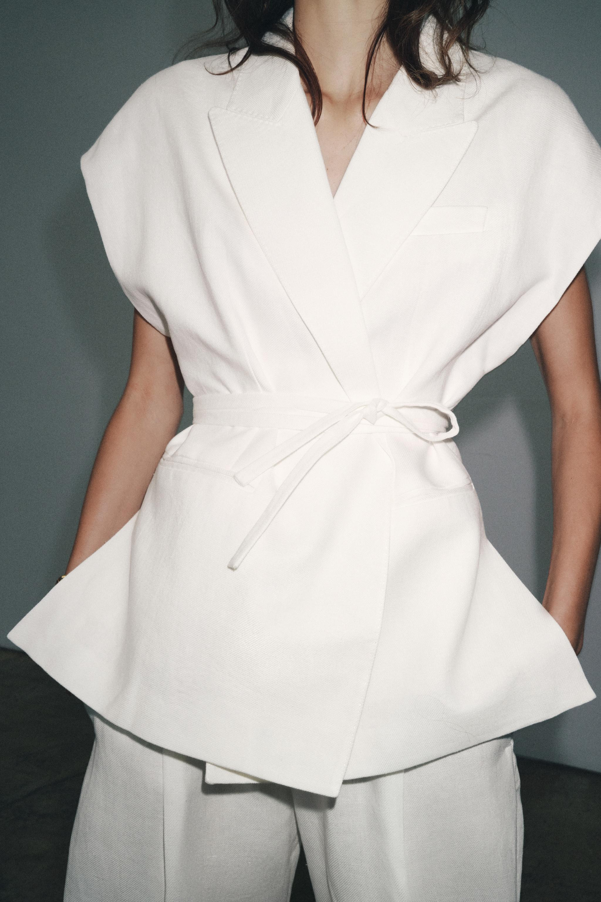 DOPPELREIHIGE WESTE MIT LEINEN ZW COLLECTION | Zara DE