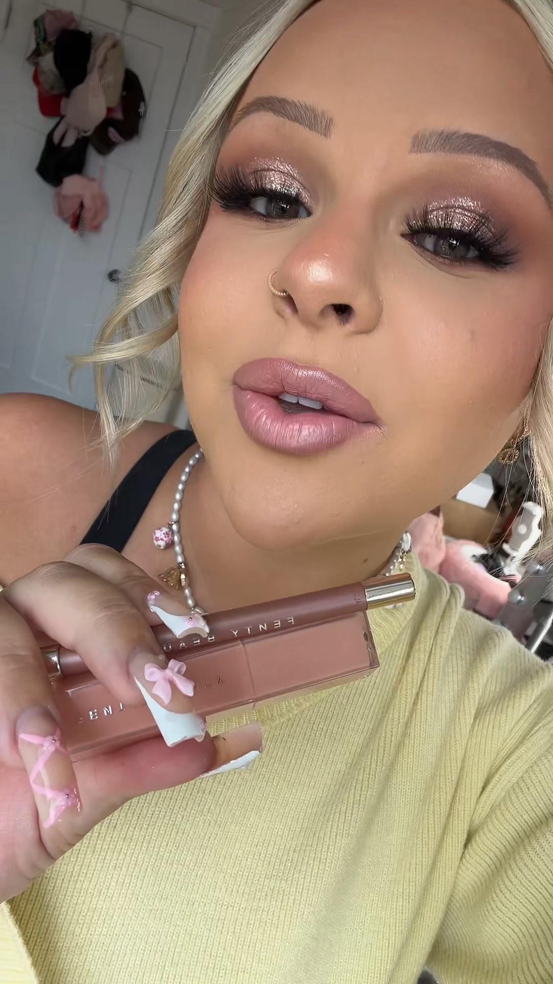 This Fenty Lip combo is STUNNING! 💖One of my favorite romantic, nude lip, combos! I love it because the liner is so creamy and gorgeous and then when you put the glossy bomb on top, it’s like a lipstick and a lipgloss in one! 😍💕 Pnut Butta liner and Birthday Suit glossy bomb! I linked them both below for you💖🥰