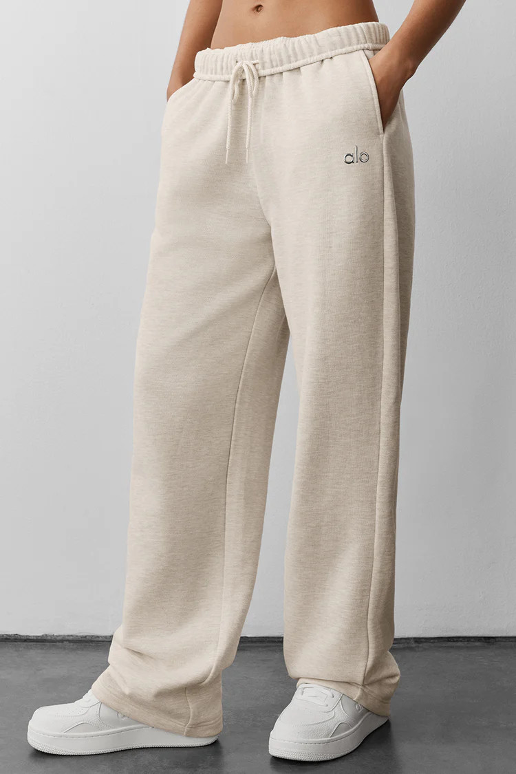 Accolade Straight Leg Sweatpant | Alo Yoga (US)