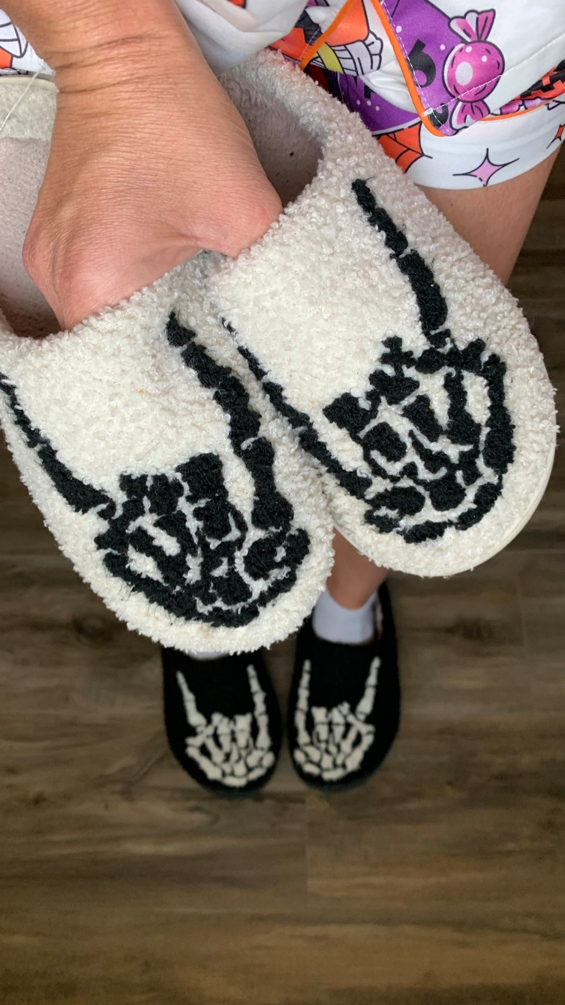 $10 Halloween slippers 👻✨🎃 #slippers #halloweenslippers

#LTKSeasonal #LTKShoeCrush #LTKSaleAlert