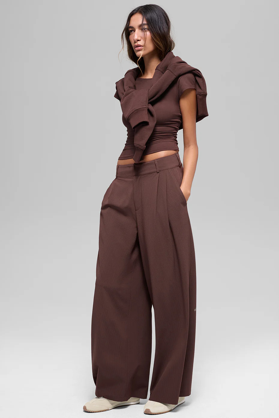 Accolade Straight Leg Sweatpant - Brownstone | Alo Yoga (US)