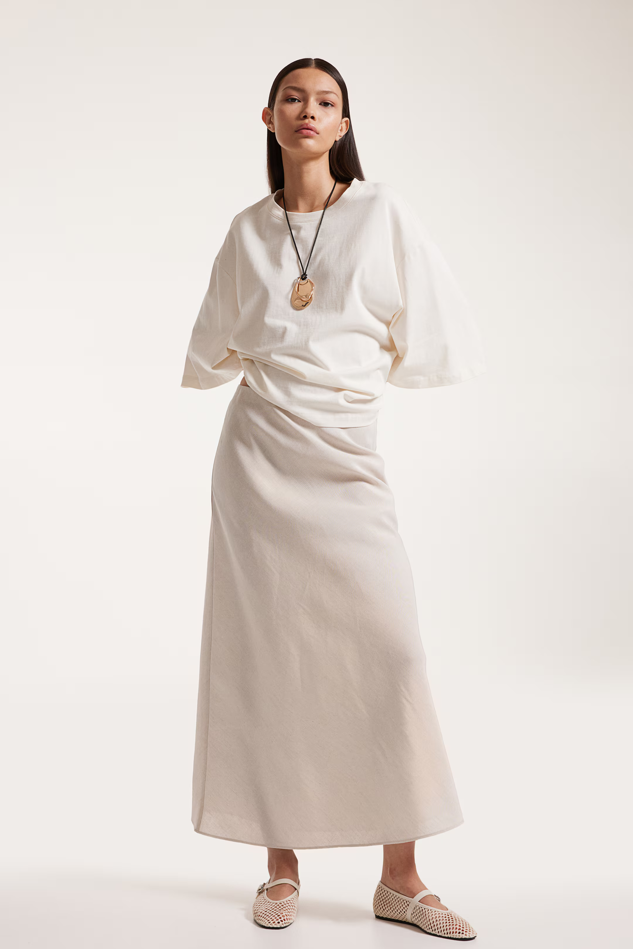 Maxi skirt - Regular waist - Long - Light beige - Ladies | H&M GB | H&M (UK, MY, IN, SG, PH, TW, HK)