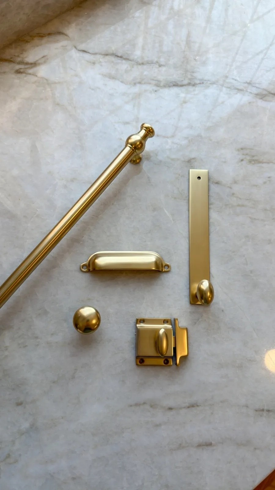 If you've been looking for the perfect kitchen hardware, I am linking all of our favorites right here! Such an easy upgrade that makes such a big difference in the space!

Rejuvenation hardware, cabinet knobs, bin pulls, cremone bolt, antique brass, kitchen upgrade, home refresh

#LTKHome