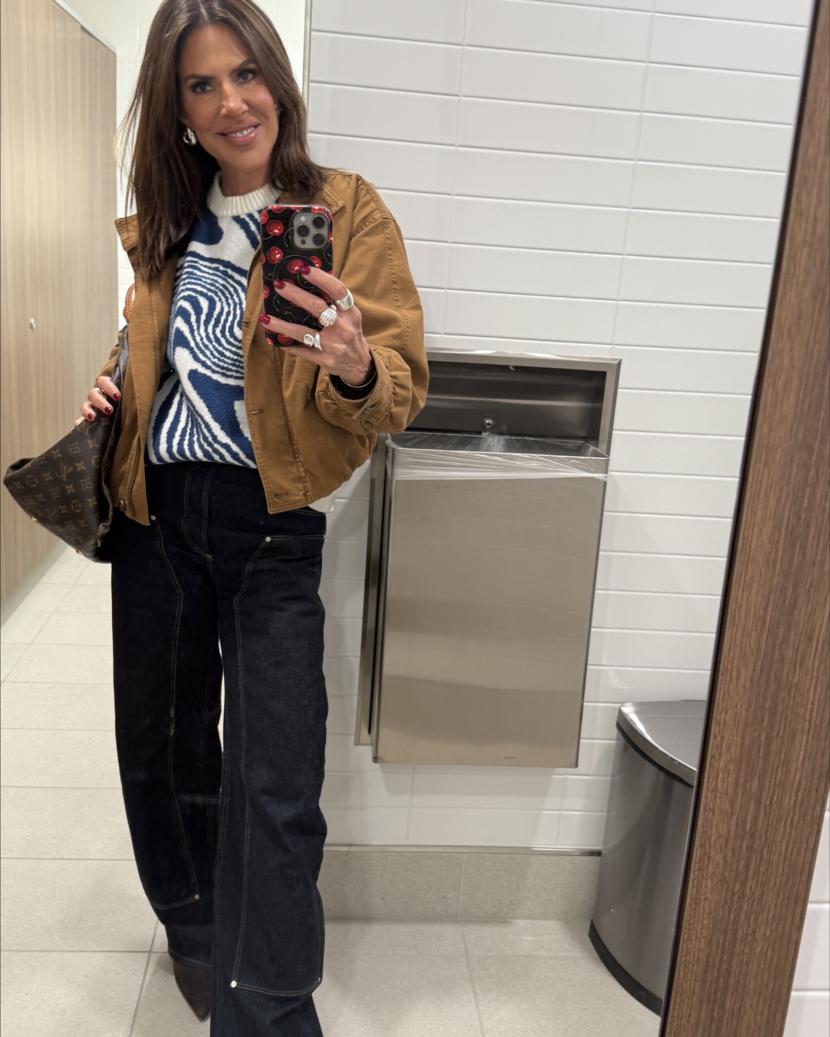 Casual but so cool.
The kind of look that doesn’t try too hard — but still turns heads.
And the best part? The sweater’s from Amazon. 👀
Worn on the Jeff Lewis Live podcast — she looked every bit the cool girl she is.

#StyledByLeah #JenniferFessler #AmazonFinds #EffortlessStyle #LTKFall


#LTKStyleTip #LTKSeasonal
