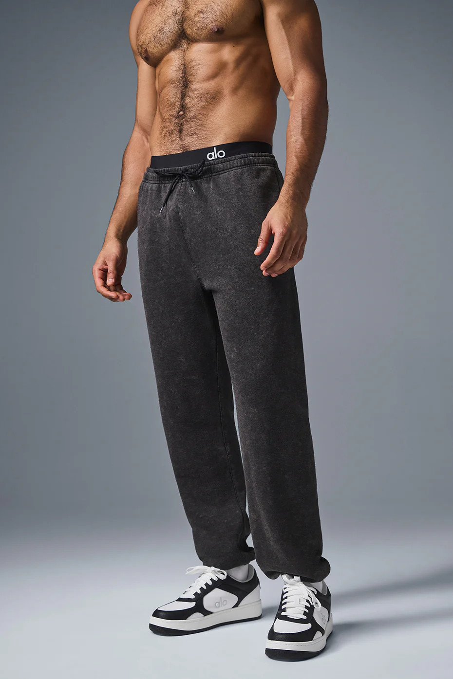 Alo YogaÂ® | Chill Vintage Wash Sweatpant in Black Wash, Size: Medium | Alo Yoga (US)