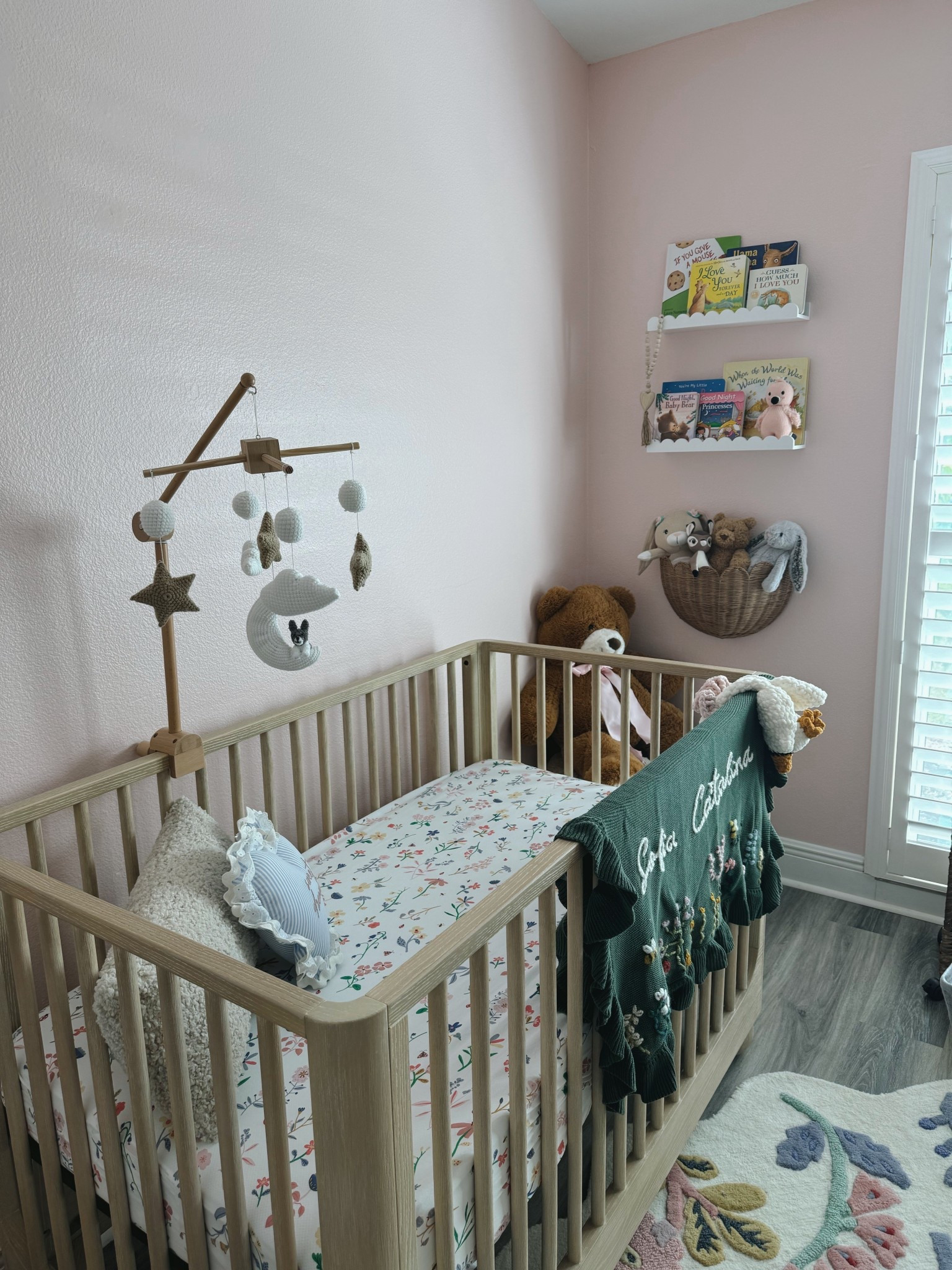 Nursery Details🦢 

#LTKKids #LTKBaby #LTKmomlife