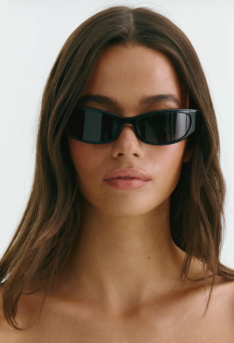 ALEX BLACK | Neima Row