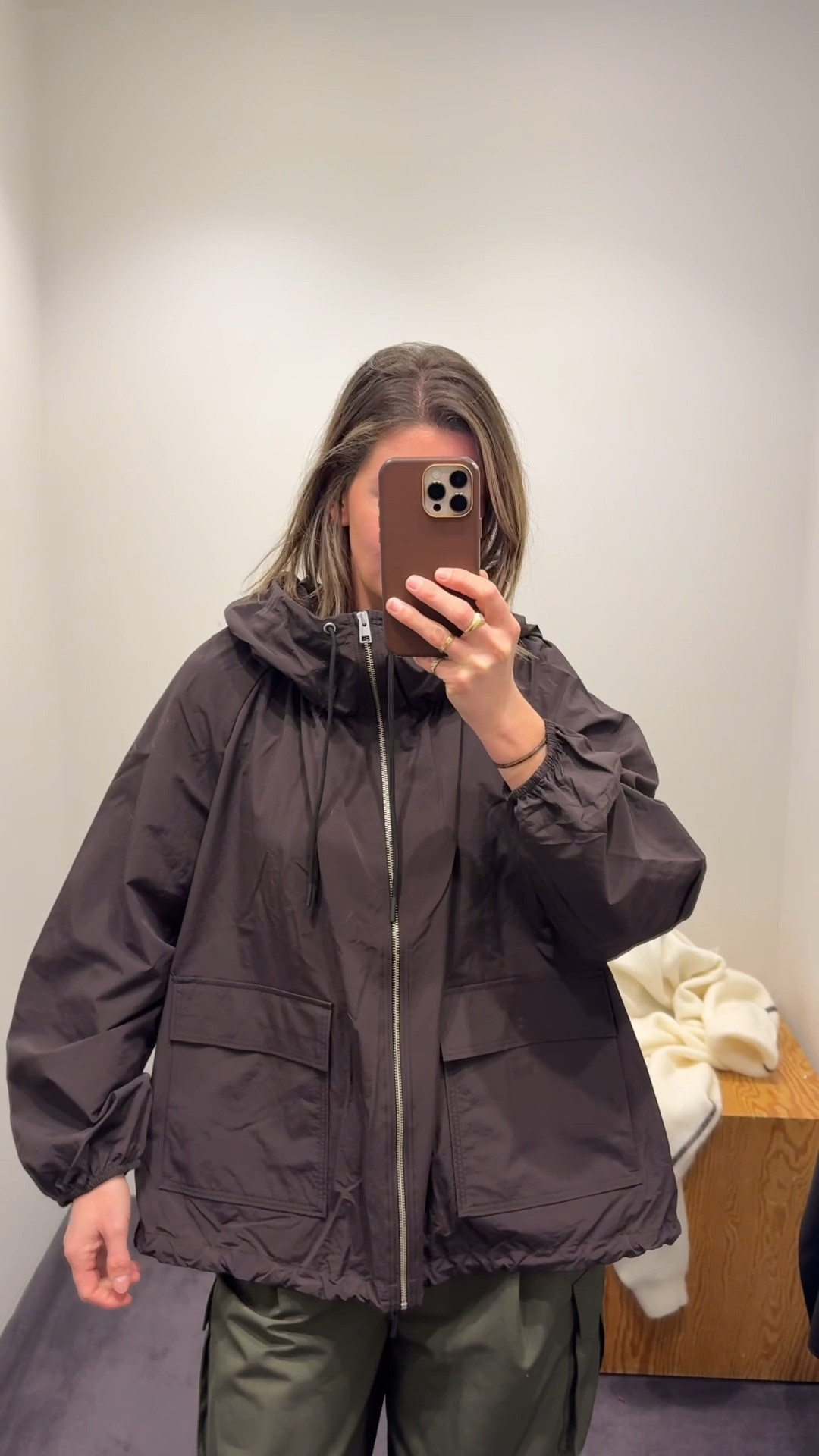 This is a size M wind breaker it’s actually really oversized you can definitely size down. 
One size cape.

#LTKFashionMonth #LTKaustralia #LTKspring