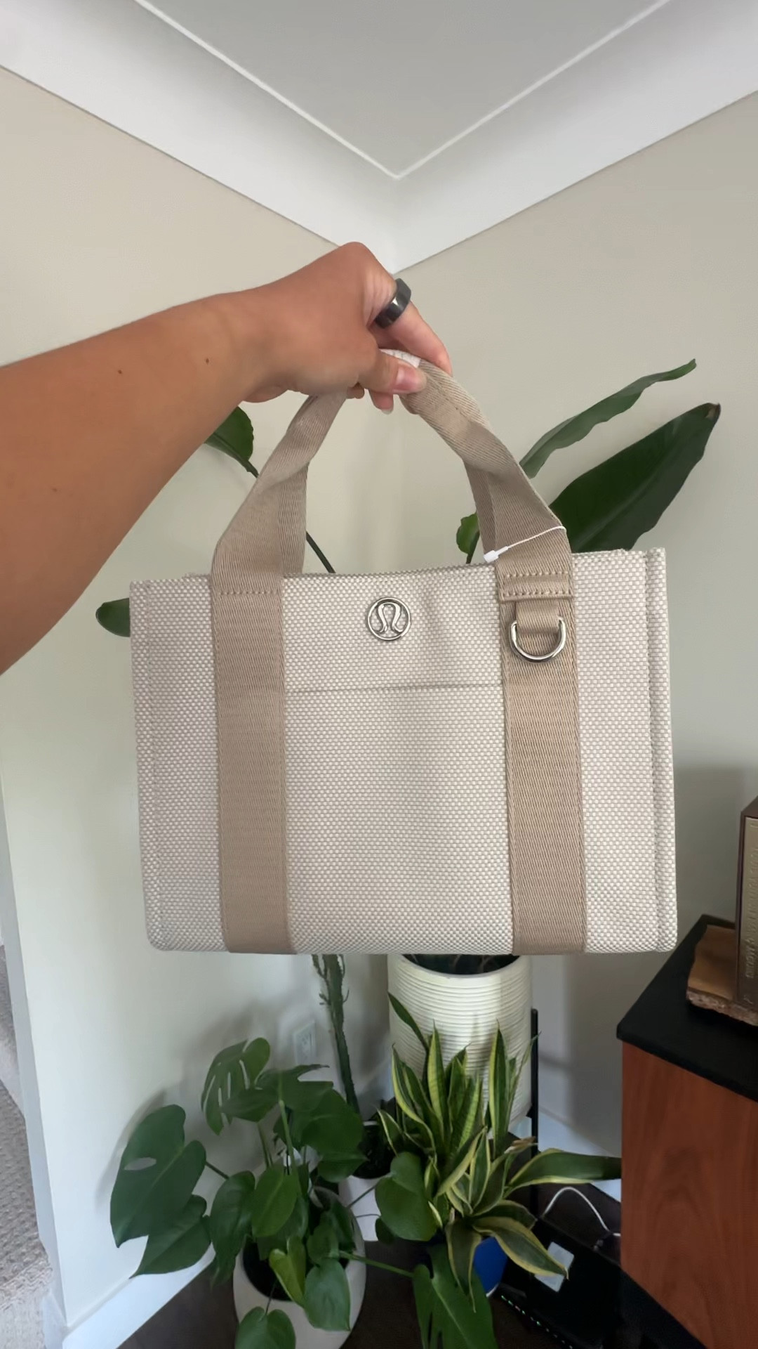 Obsessed. Maybe I can finally stop wearing my belt bag everywhere 😂

#LTKActive #LTKItBag #LTKFindsUnder100