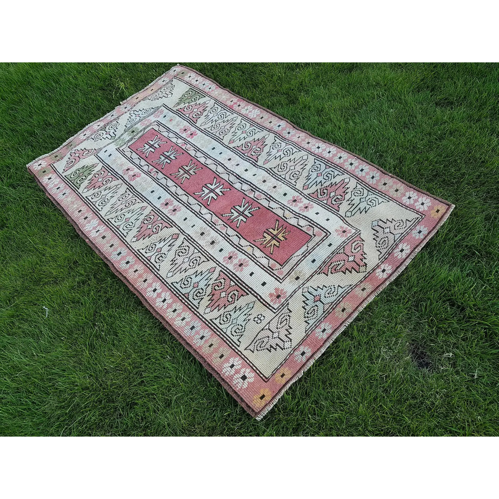 Vintage Small Turkish Milas Rug 2'11" X 4'8" | Chairish