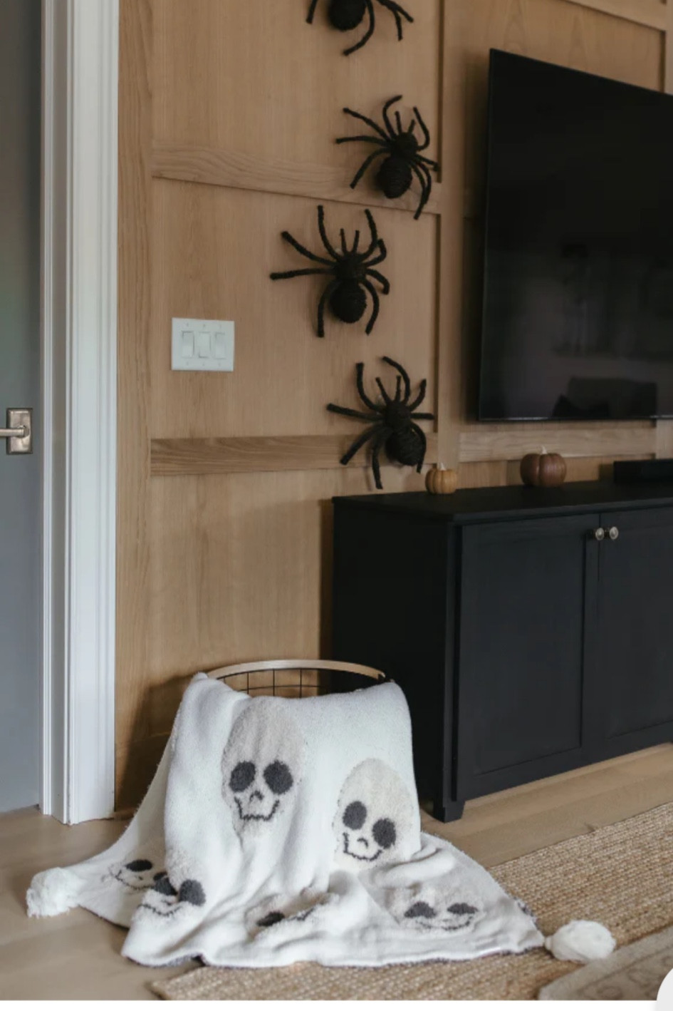 Halloween Blankets and Pillows 

#LTKHome #LTKHalloween #LTKFindsUnder100