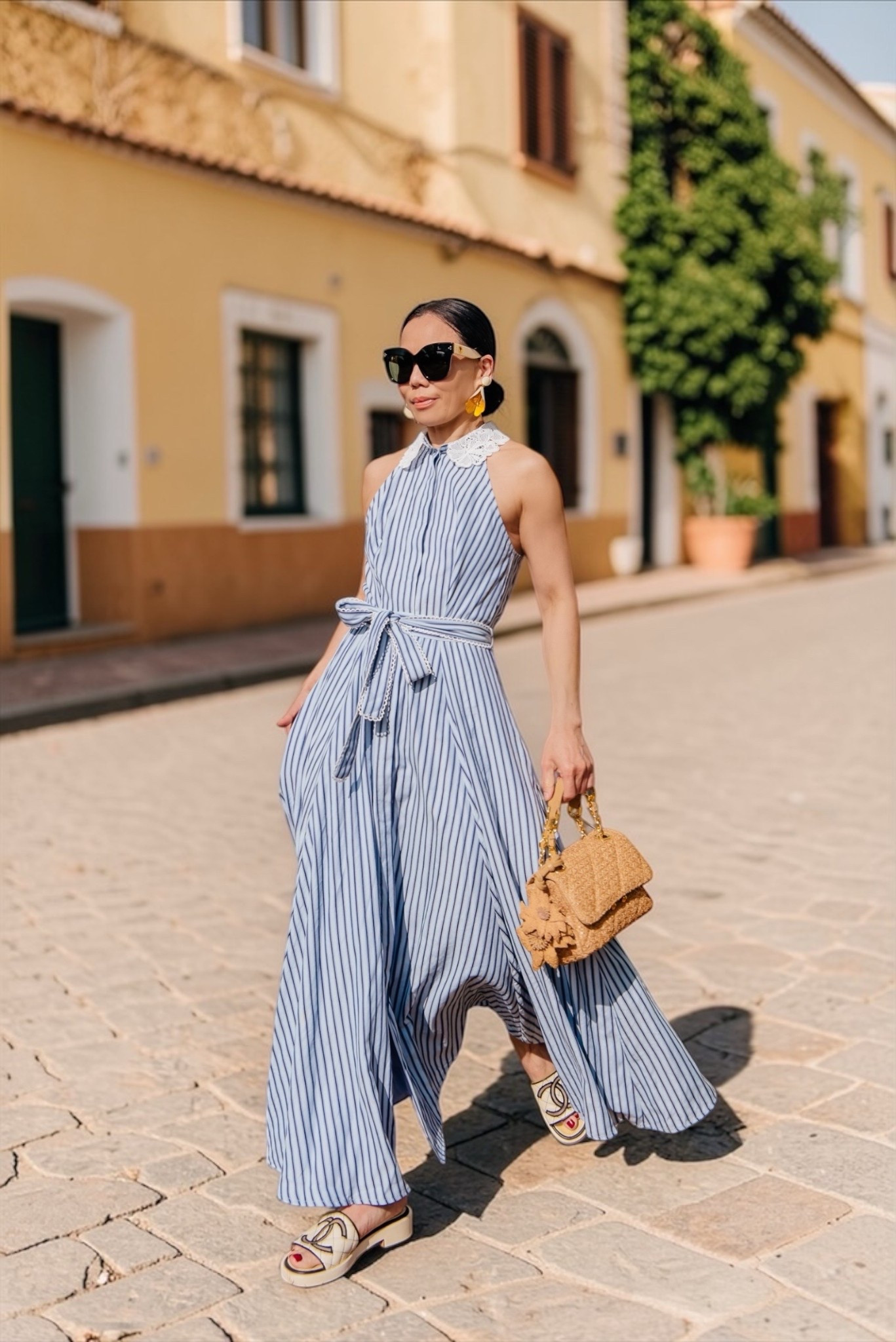 Yep, I have somewhere important to be…
just kidding—currently thinking about going back to bed in full “spring break” mode after sending my husband and son off to a competition last night.
But these @oscardelarenta earrings said commit to the look ✨

#LTKSeasonal #LTKootd #LTKOver40