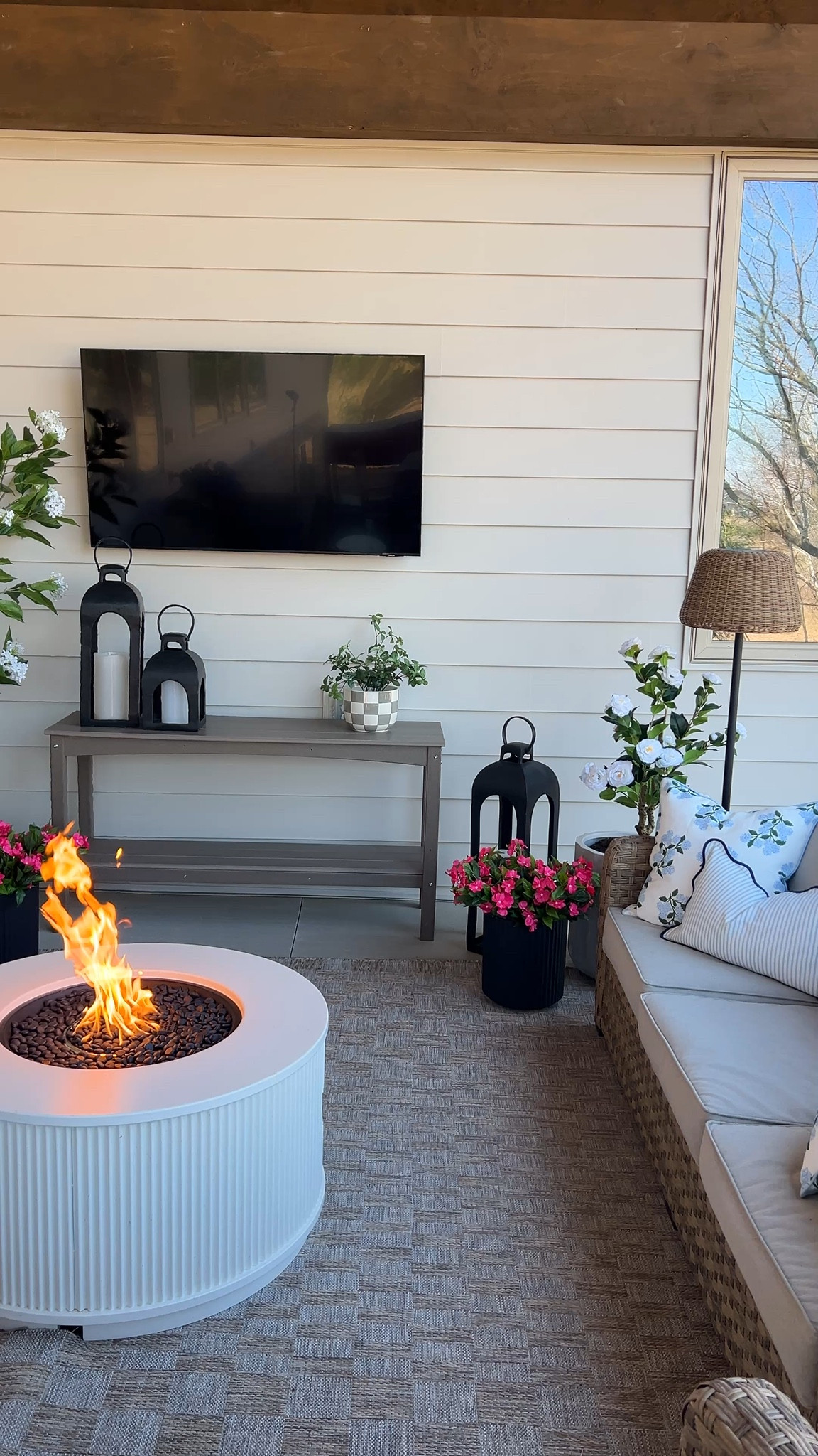 Backyard patio inspo for summer!

Backyard patio
Patio refresh
Fire pit 
Cozy outdoor seating
Patio set up
Patio decor ideas

#LTKSeasonal #LTKHome