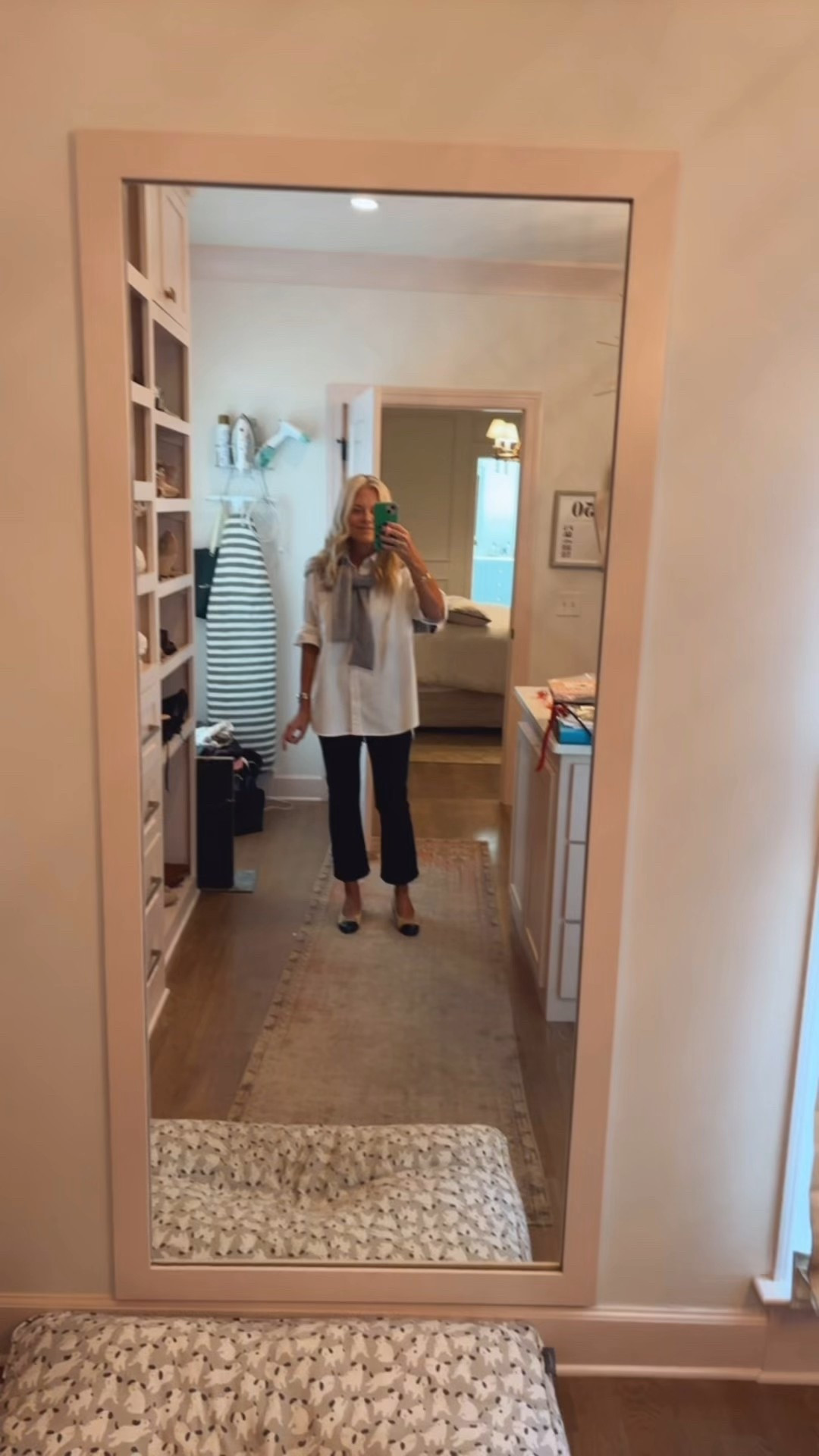 Headed to lunch. Tennessee can’t decide if it’s fall or not so layers are a must. I’m wearing a small in the button down and a 28 in the jeans. They’re both on sale right now with code “EXTRA”. 

#LTKOver40